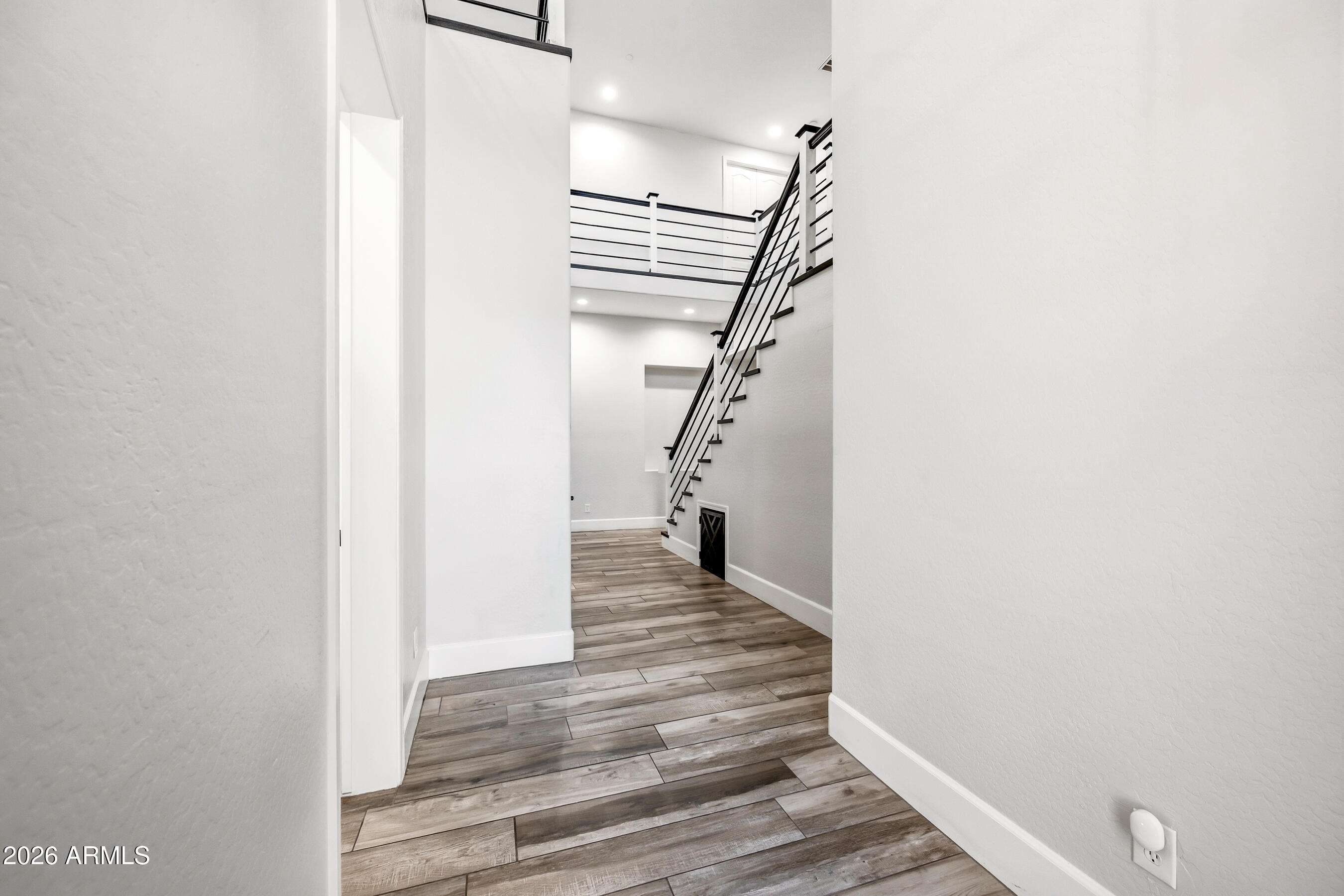 17962 W MONTECITO Avenue