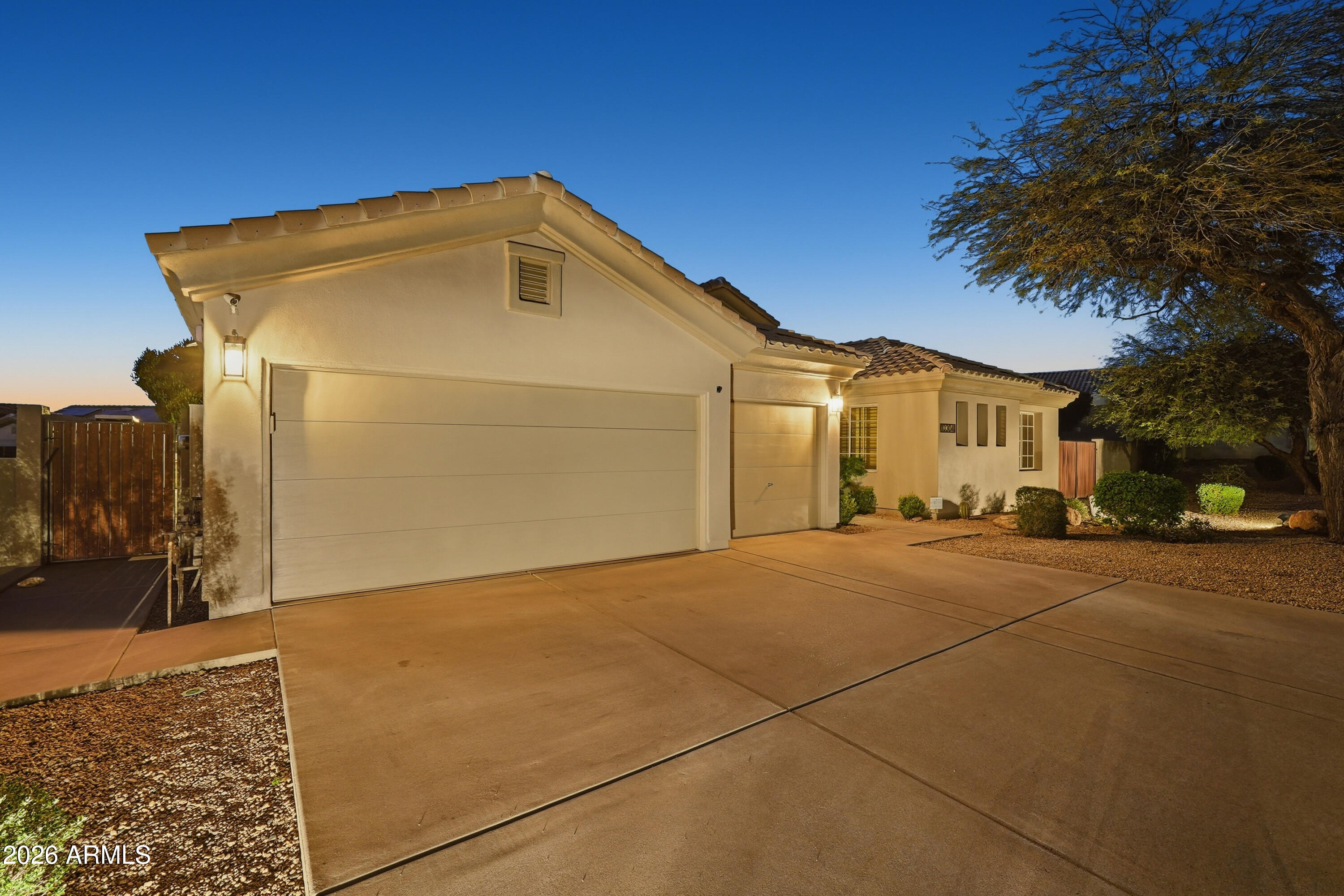 10304 E ACACIA Drive