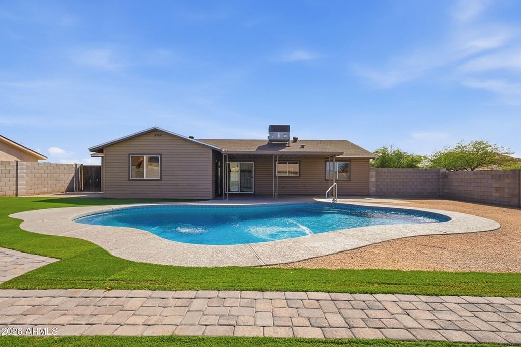 Photo of 8652 W Heatherbrae Drive, Phoenix, AZ 85037 (MLS # 7000393)