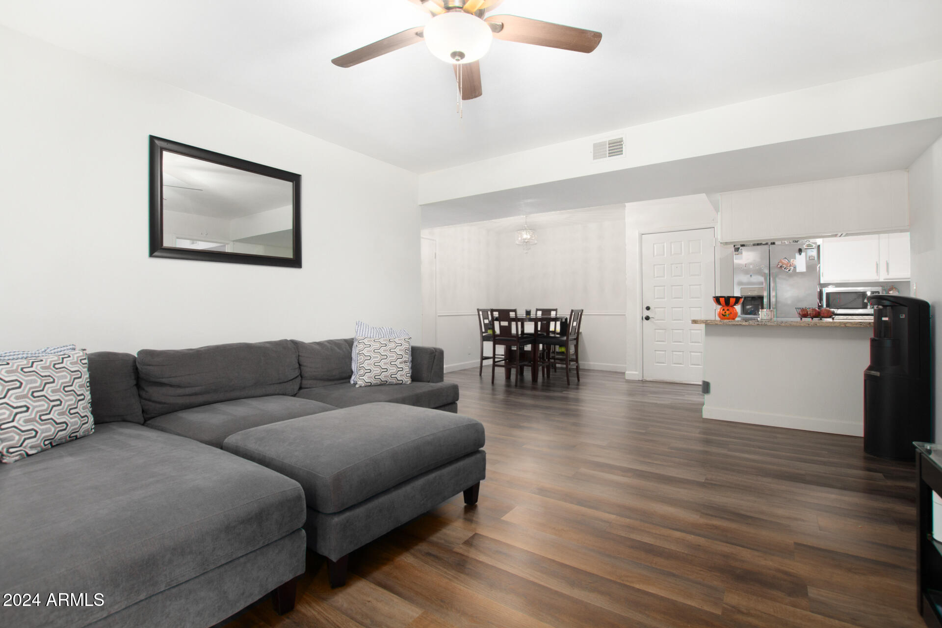 540 N MAY Street 2081