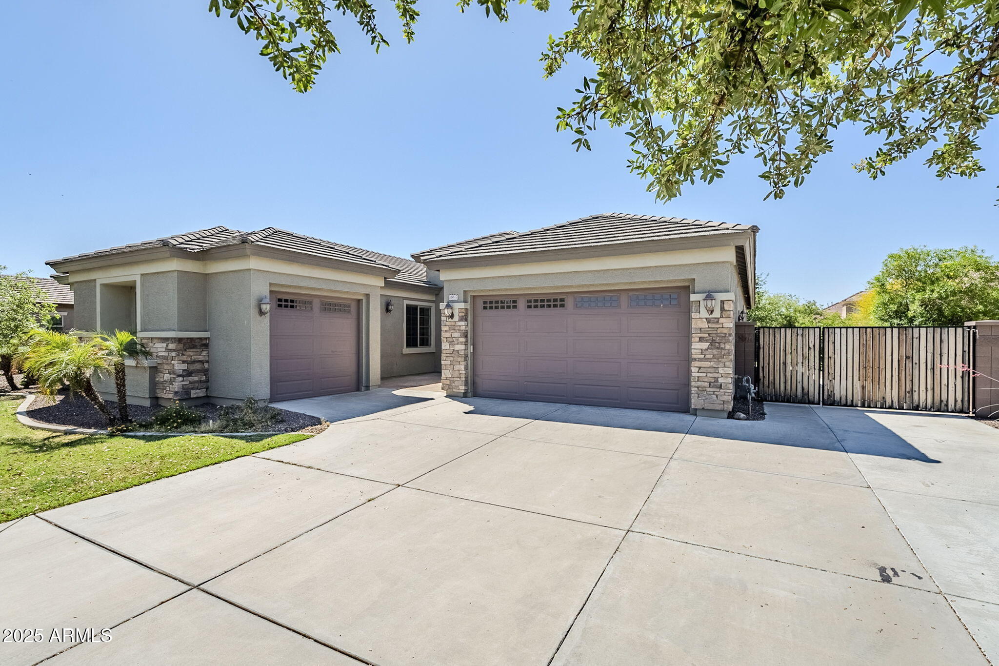 18617 E ARROWHEAD Trail
