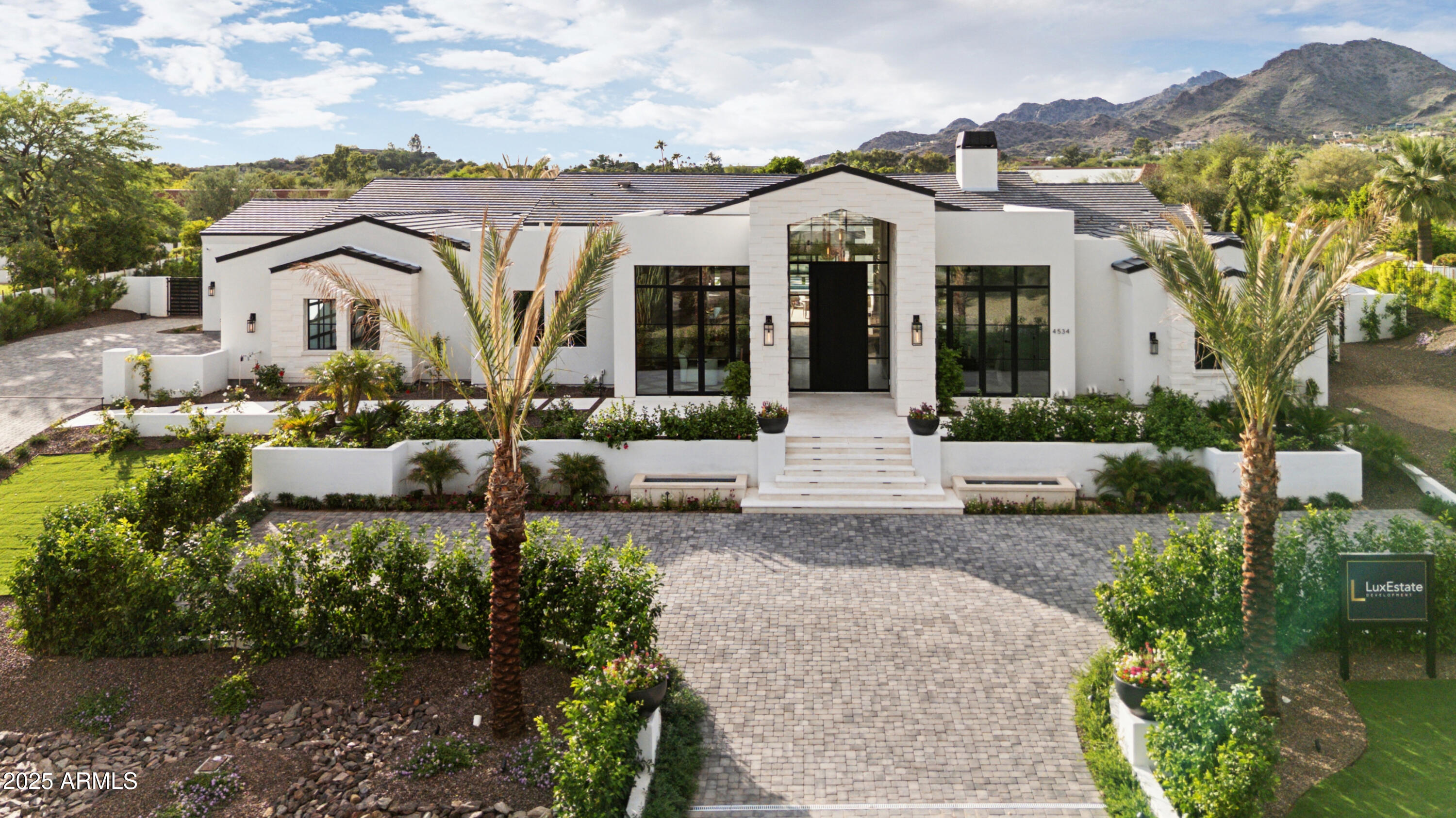 4534 E PEBBLE RIDGE Road