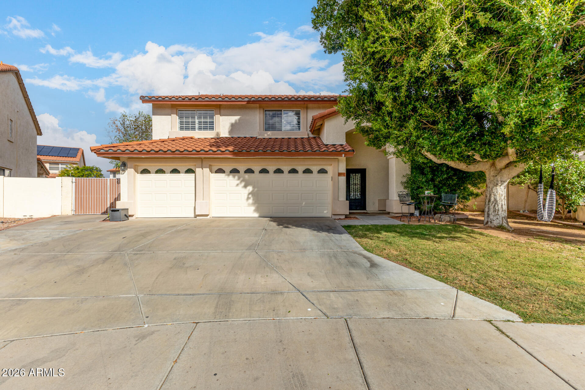 5702 W WINDROSE Drive