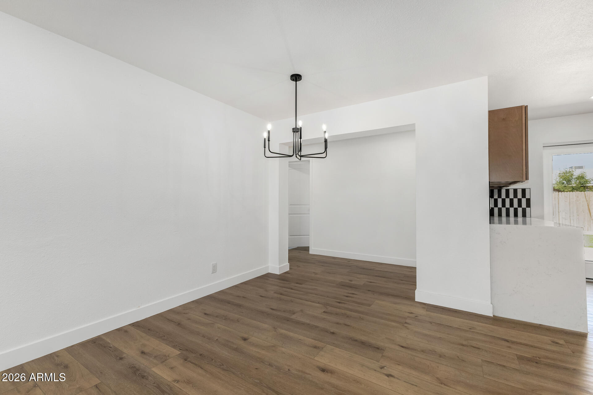 2202 E BAYWOOD Avenue