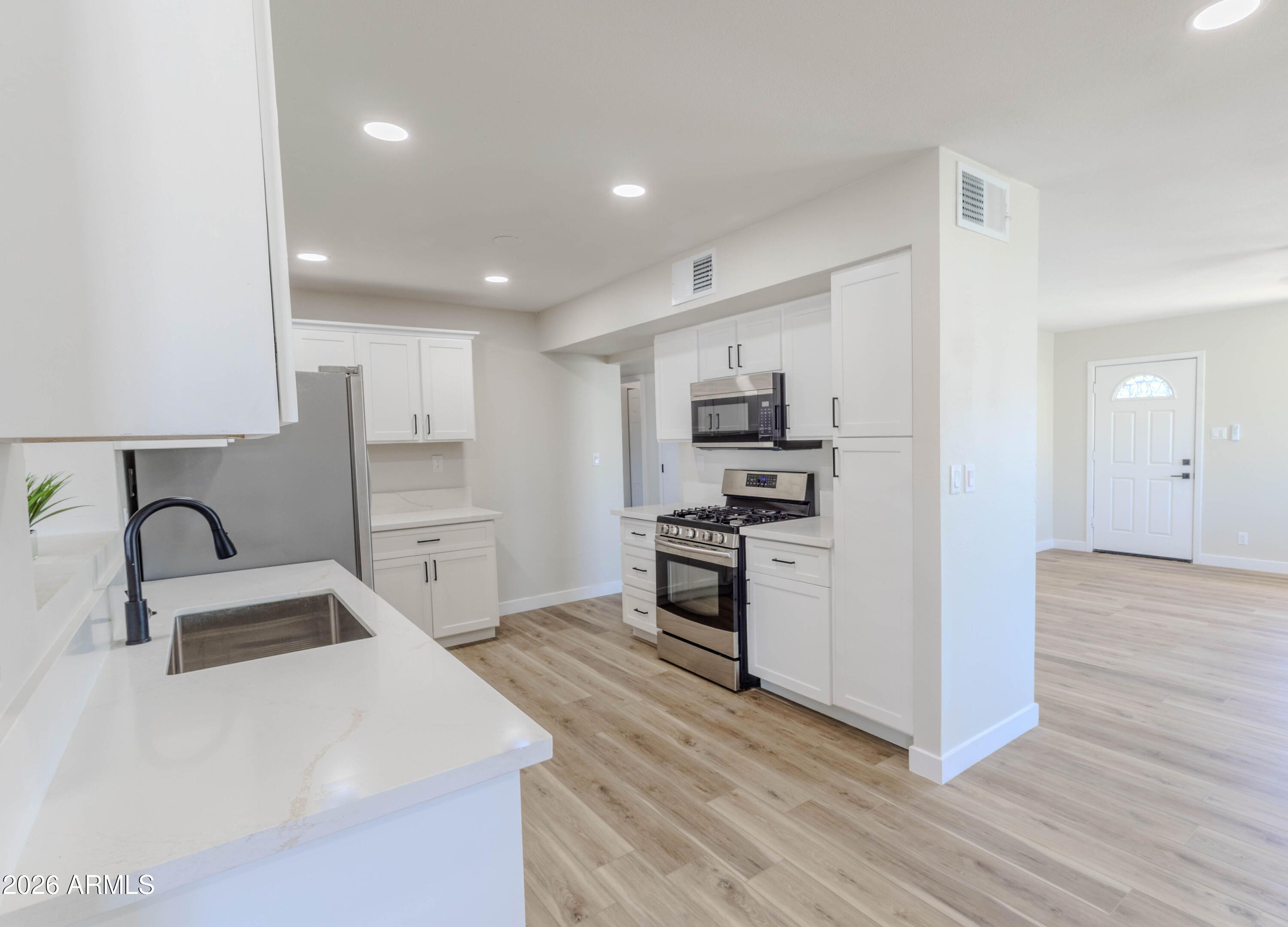 314 W MINTON Street