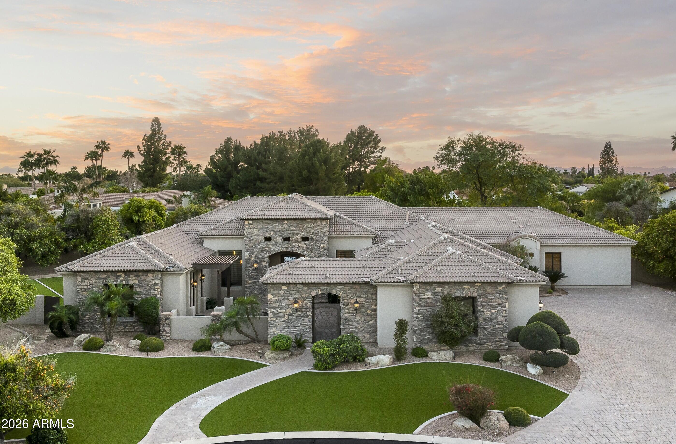 3905 E MALLORY Circle