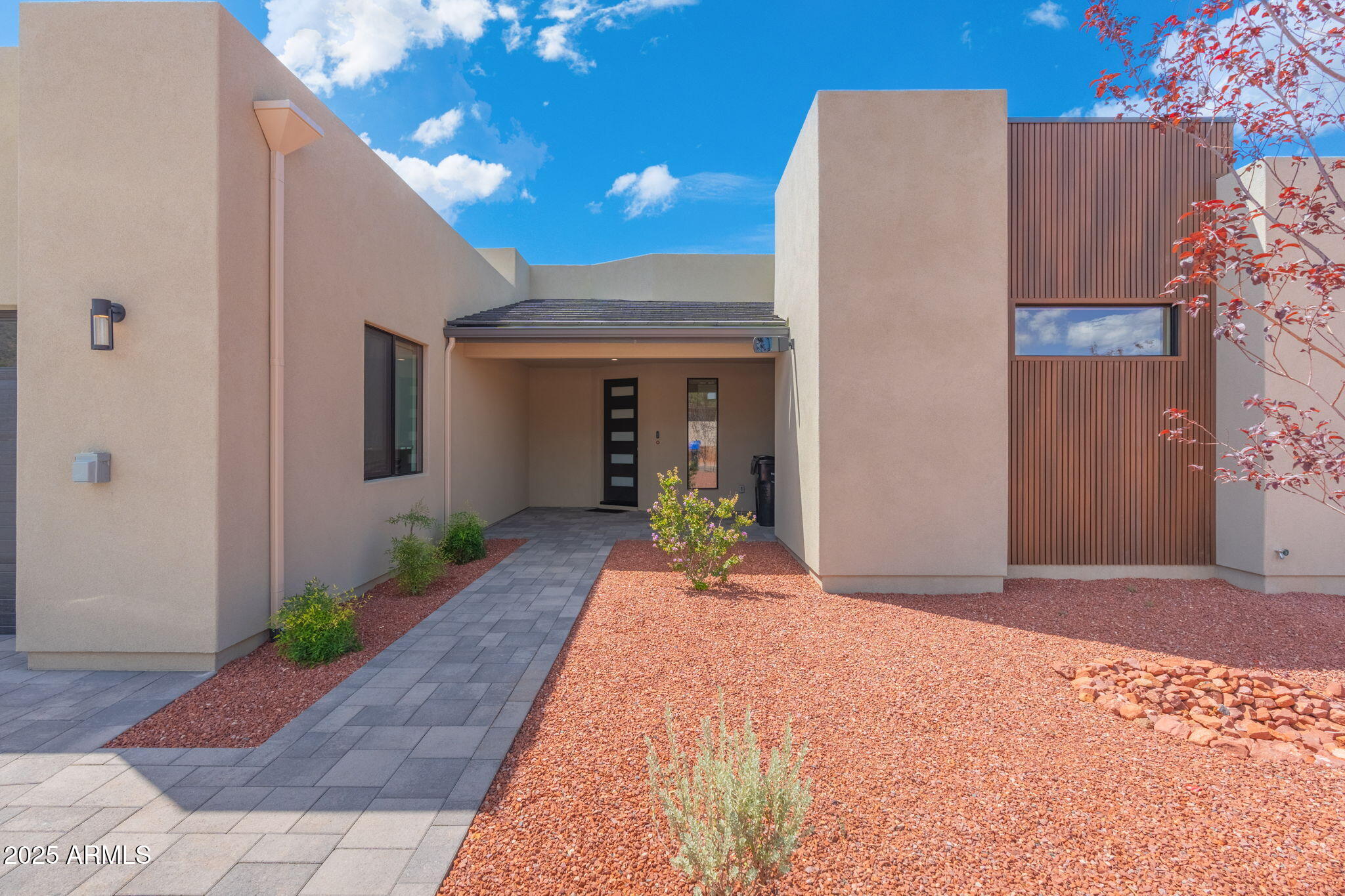 327 SUNCLIFFE Drive