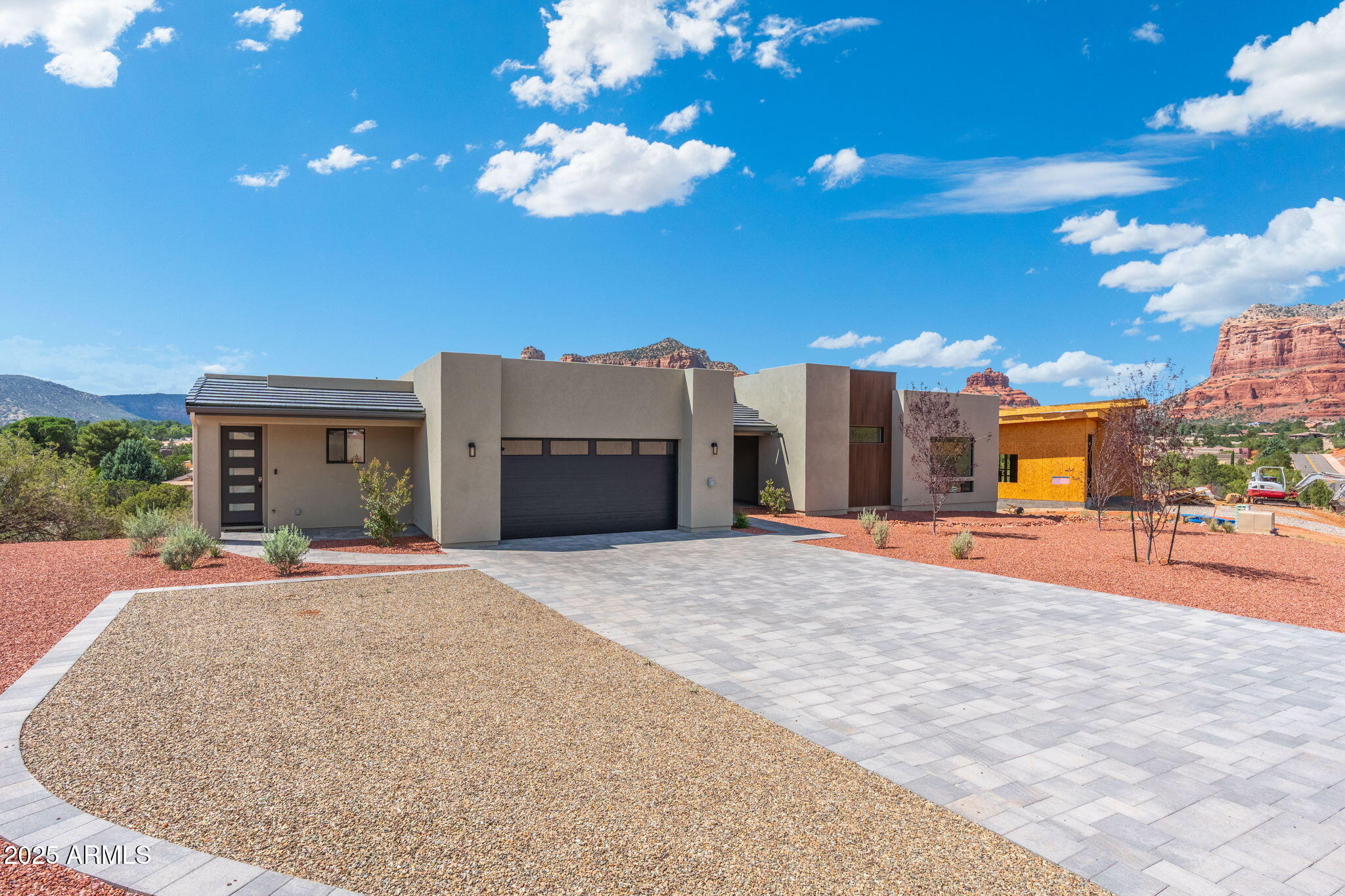 327 SUNCLIFFE Drive