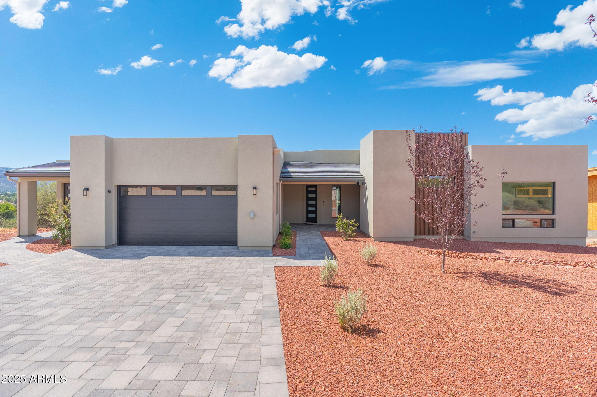 327 SUNCLIFFE Drive