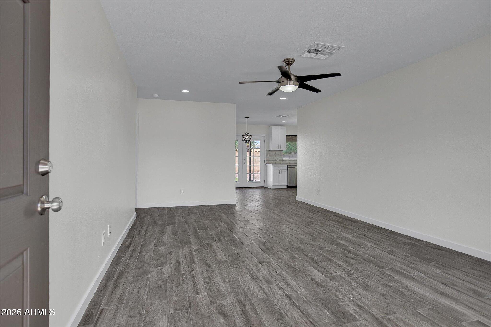 2032 W OBISPO Avenue