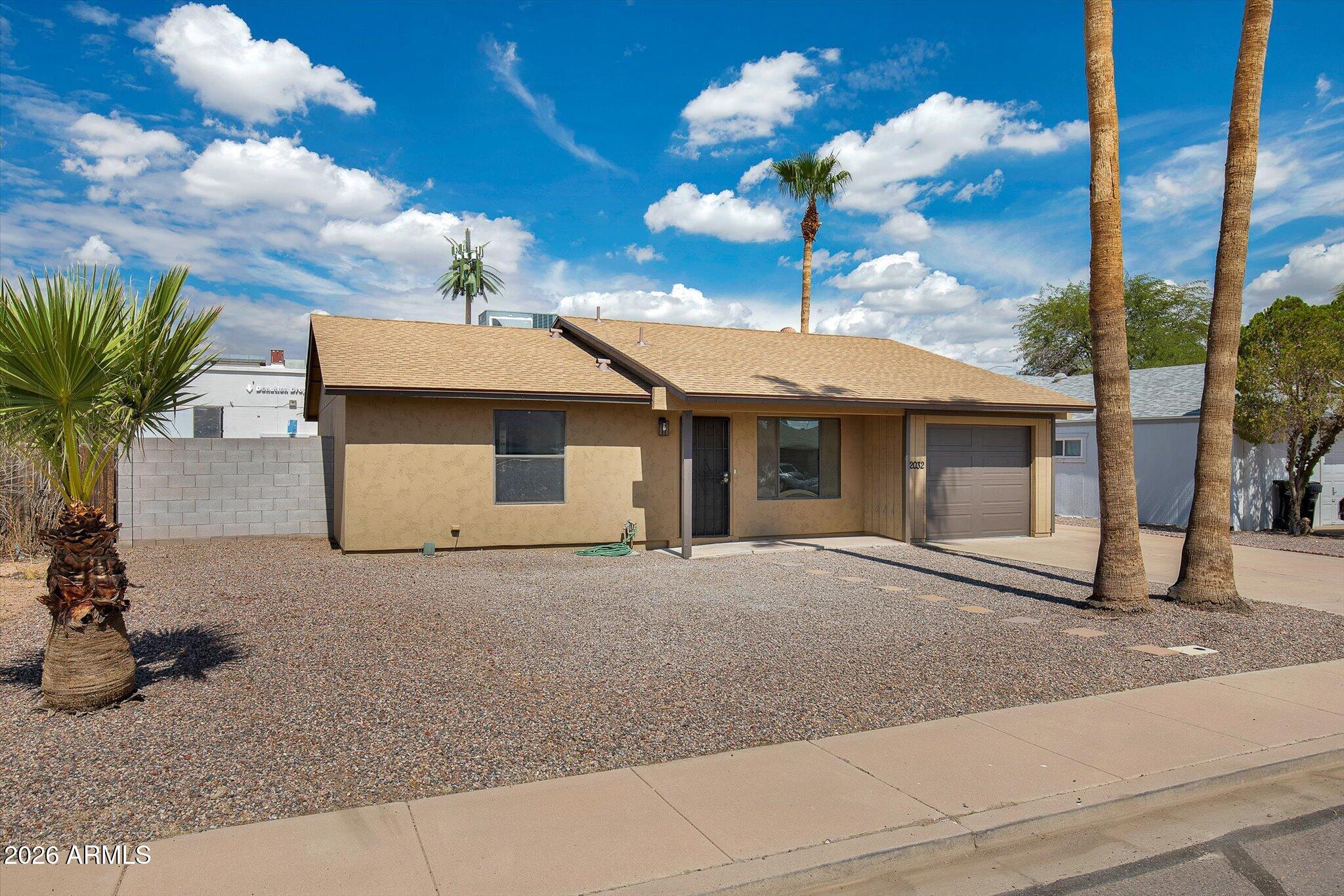 2032 W OBISPO Avenue