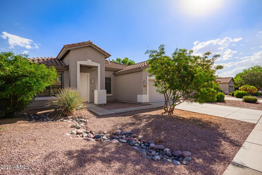 Photo of 3043 E Bluebird Place, Chandler, AZ 85286 (MLS # 6918576)