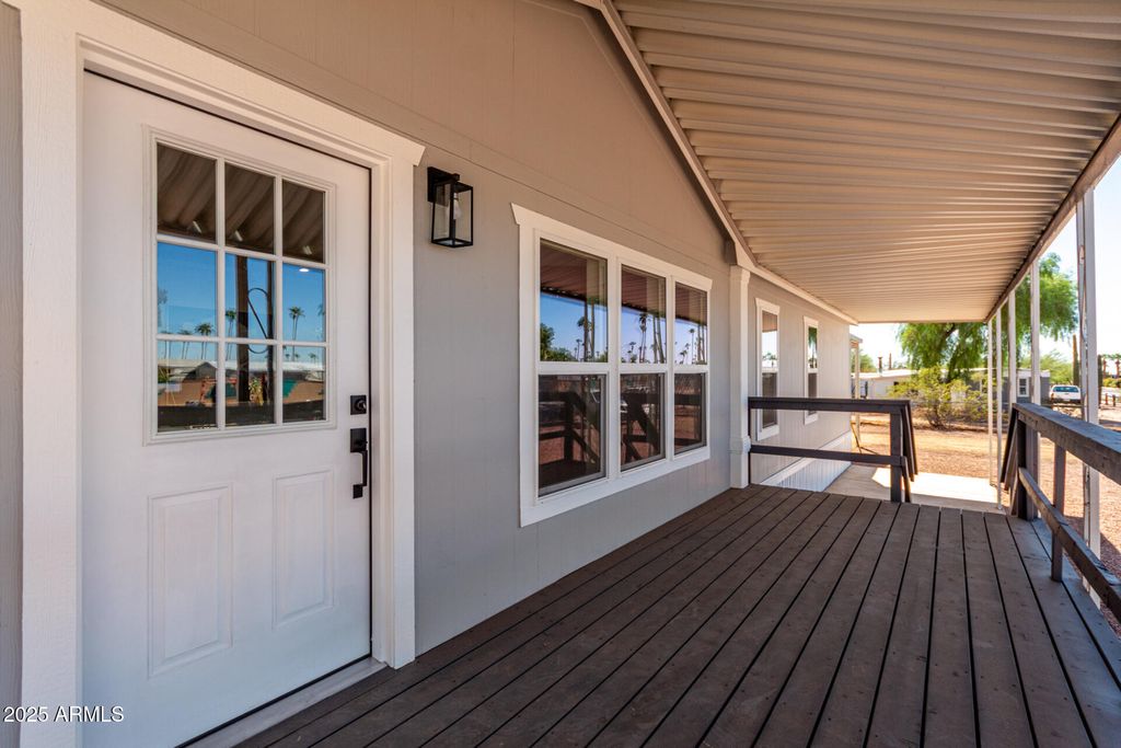 Photo of 81 S Tomahawk Road, Apache Junction, AZ 85119 (MLS # 6927001)