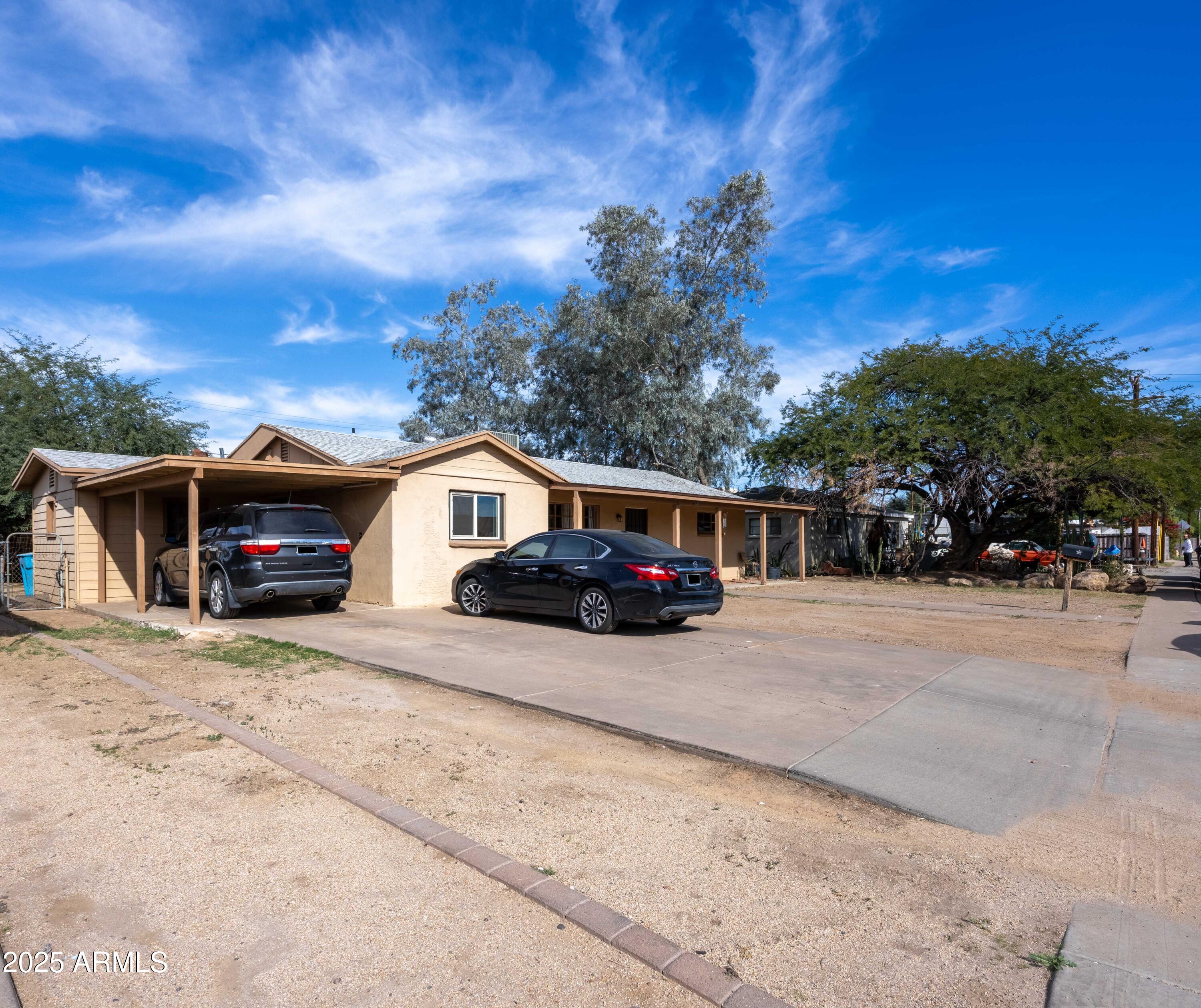 2736 W EL CAMINITO Drive