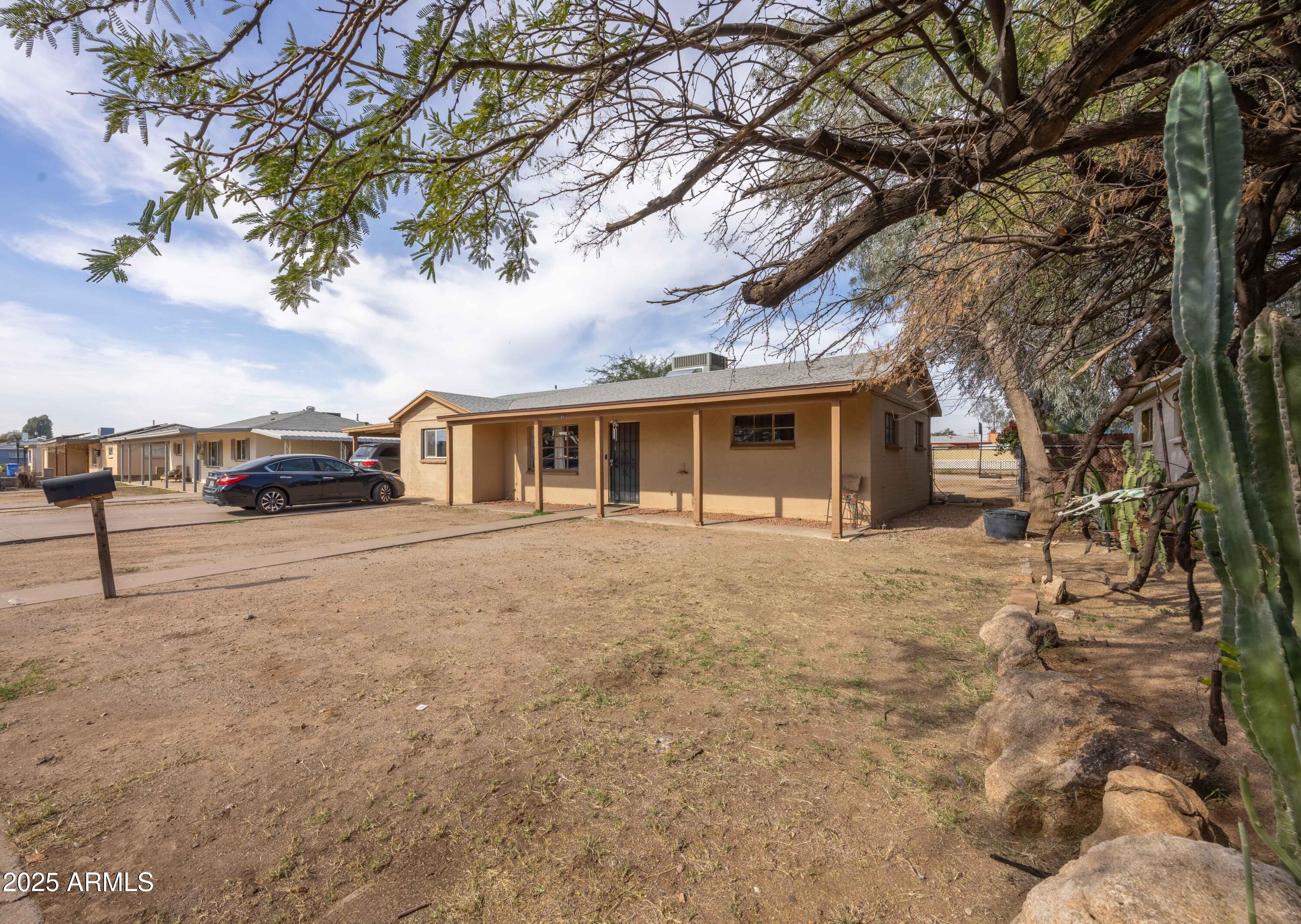 2736 W EL CAMINITO Drive