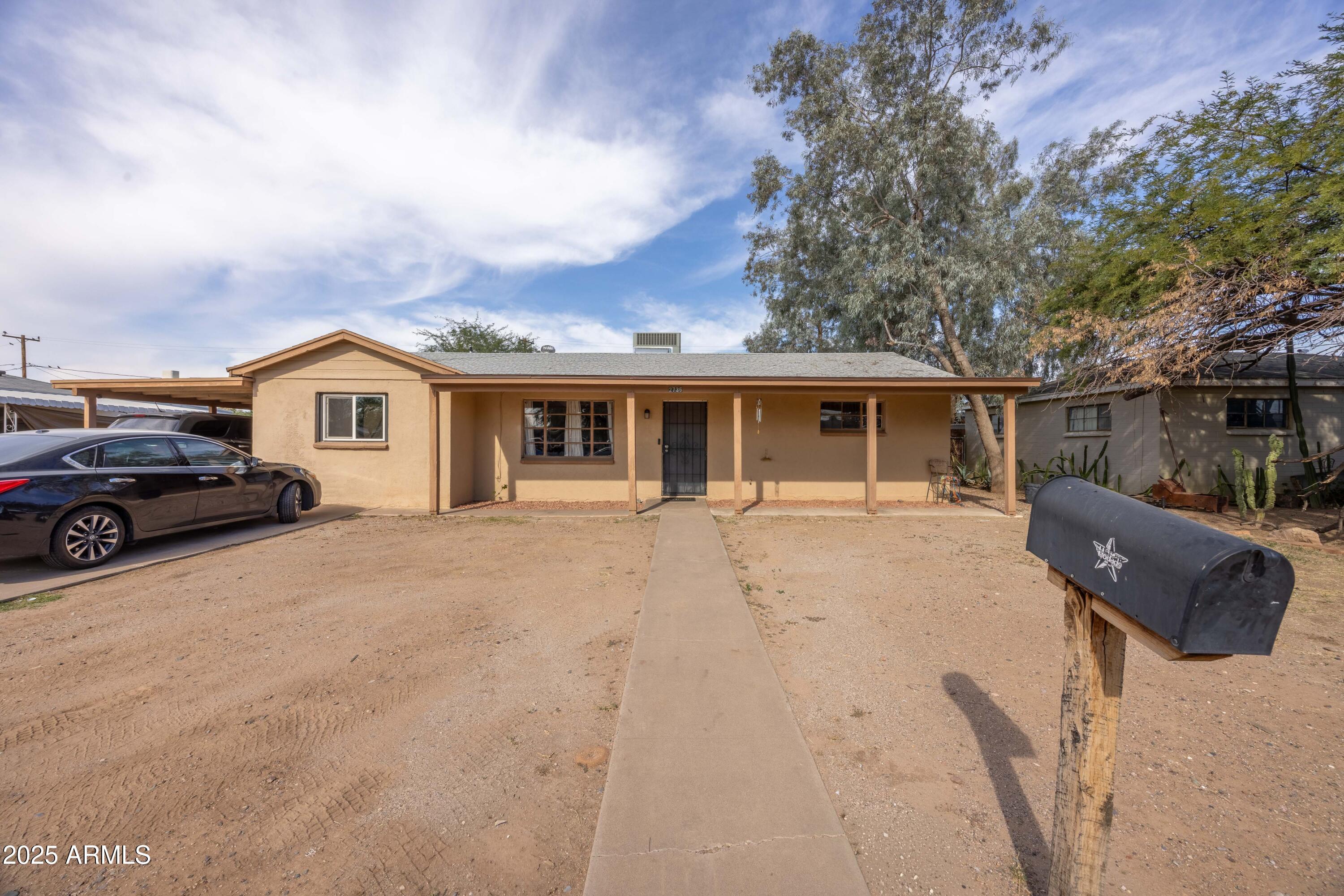 2736 W EL CAMINITO Drive