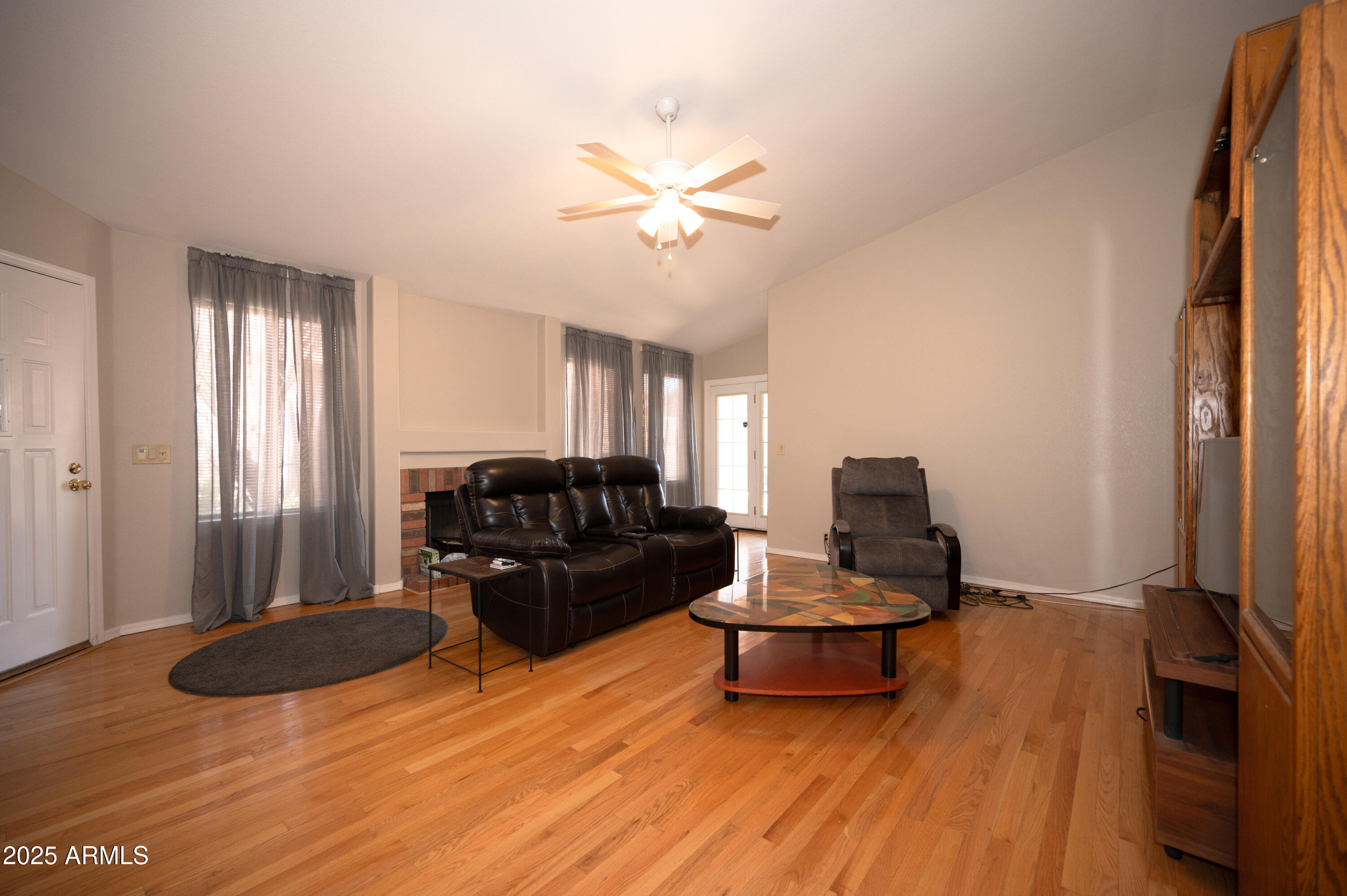Homes 4 4527 E AMBERWOOD Drive