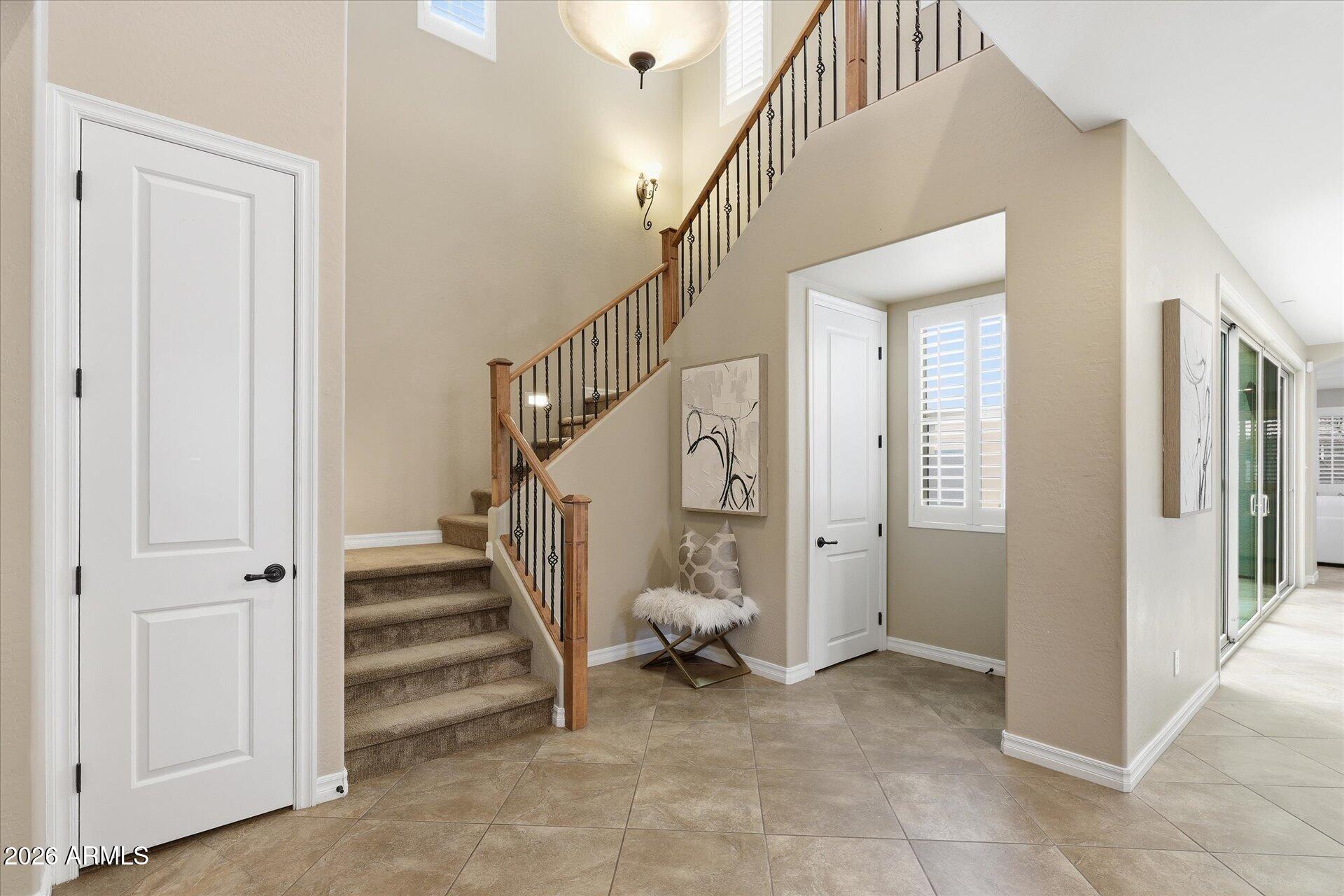 2471 E PENEDES Drive