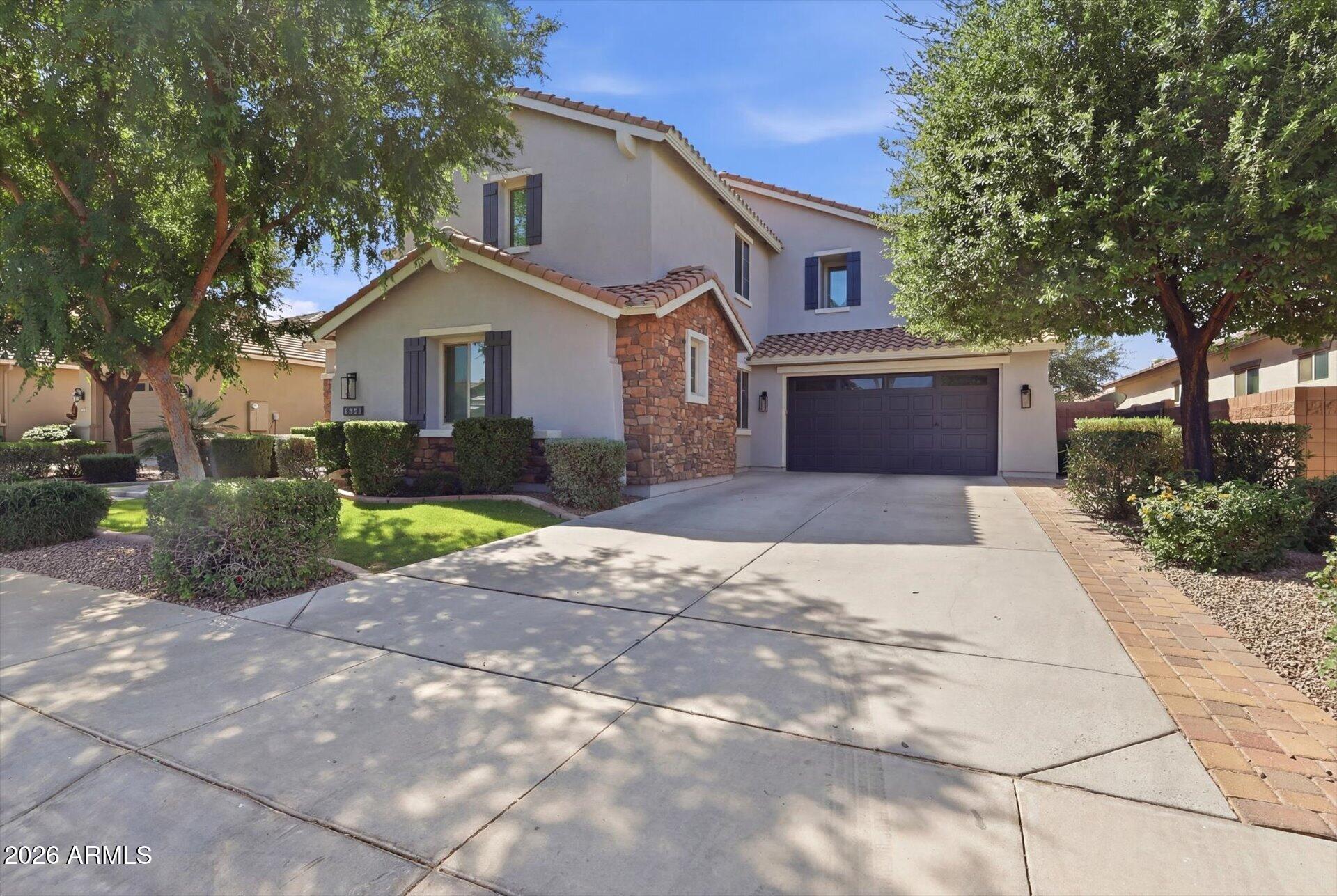 2471 E PENEDES Drive