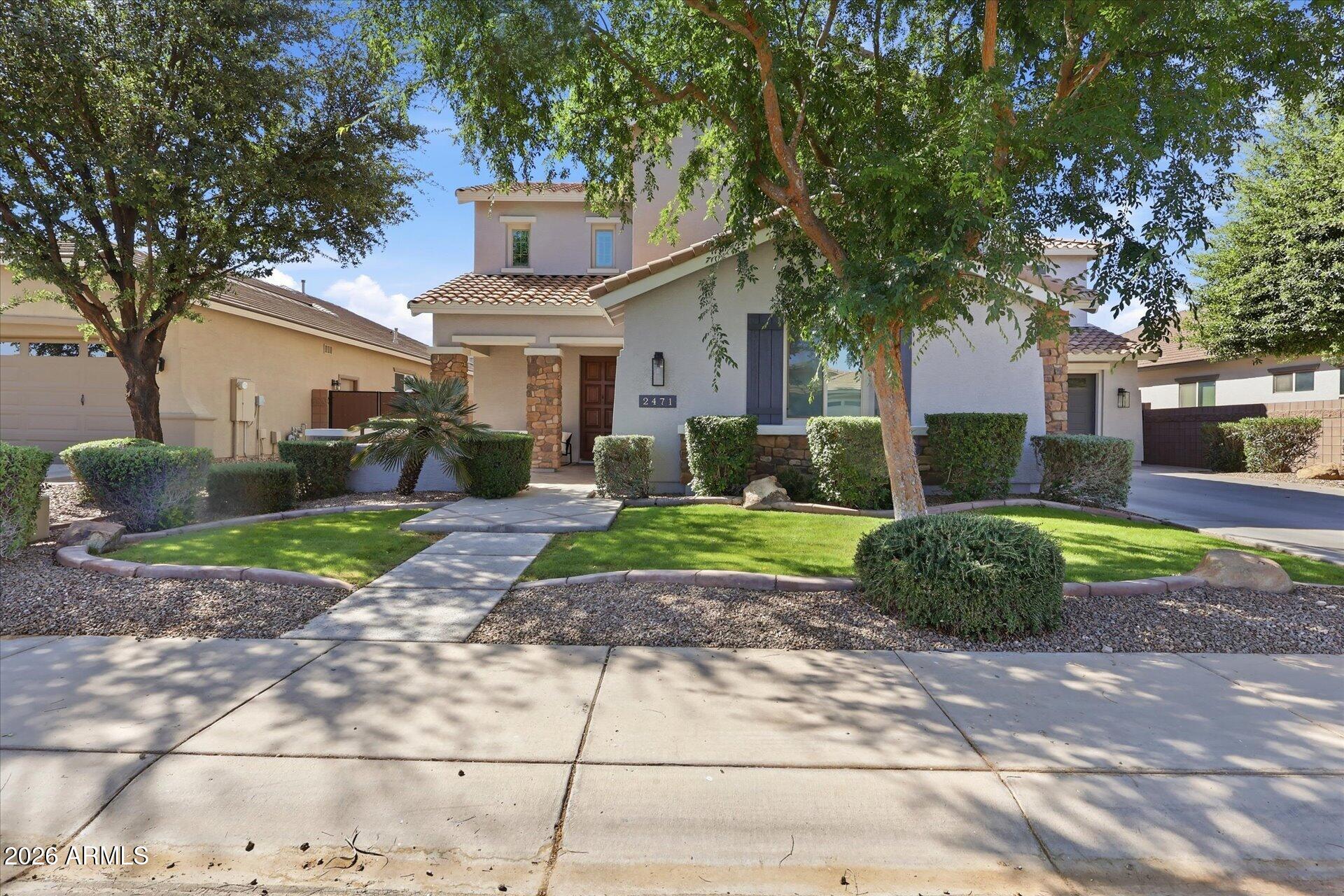2471 E PENEDES Drive