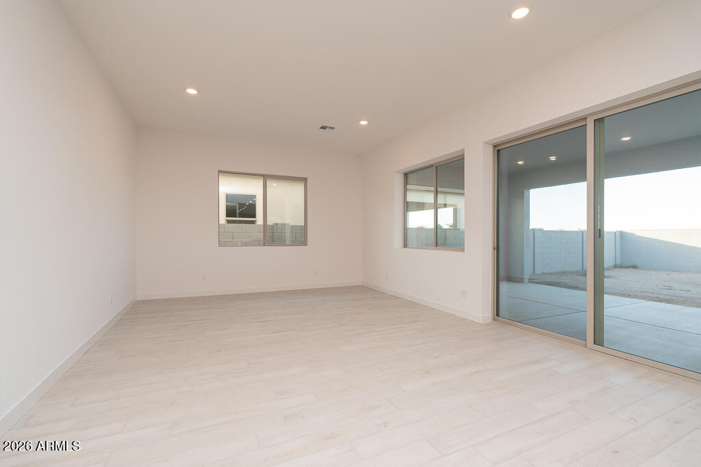 1928 E EMPELTRE Road