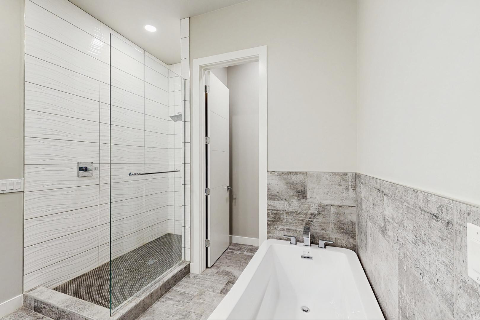 2645 E Osborn Road Unit 3