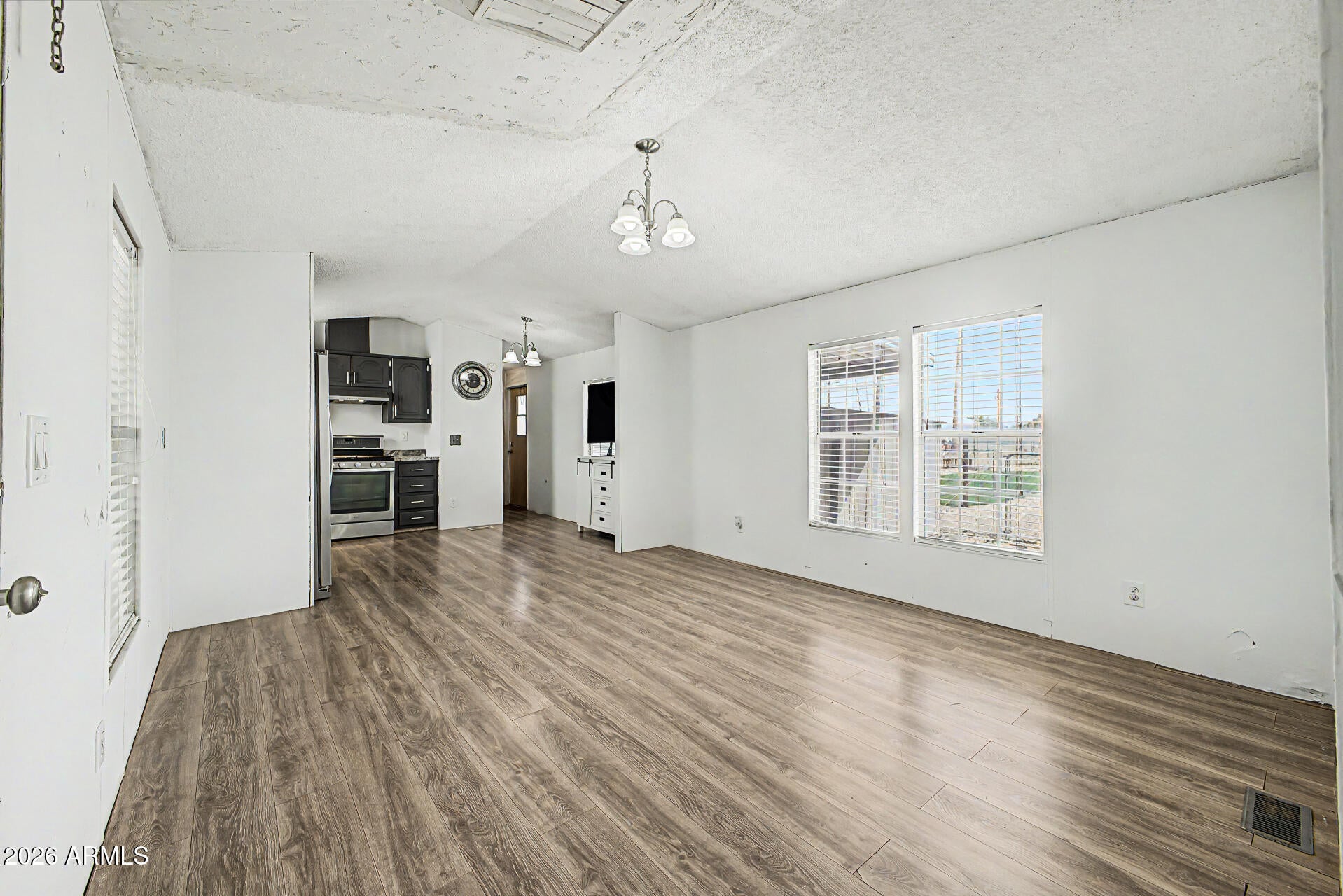 303 E SOUTH MOUNTAIN Avenue 88