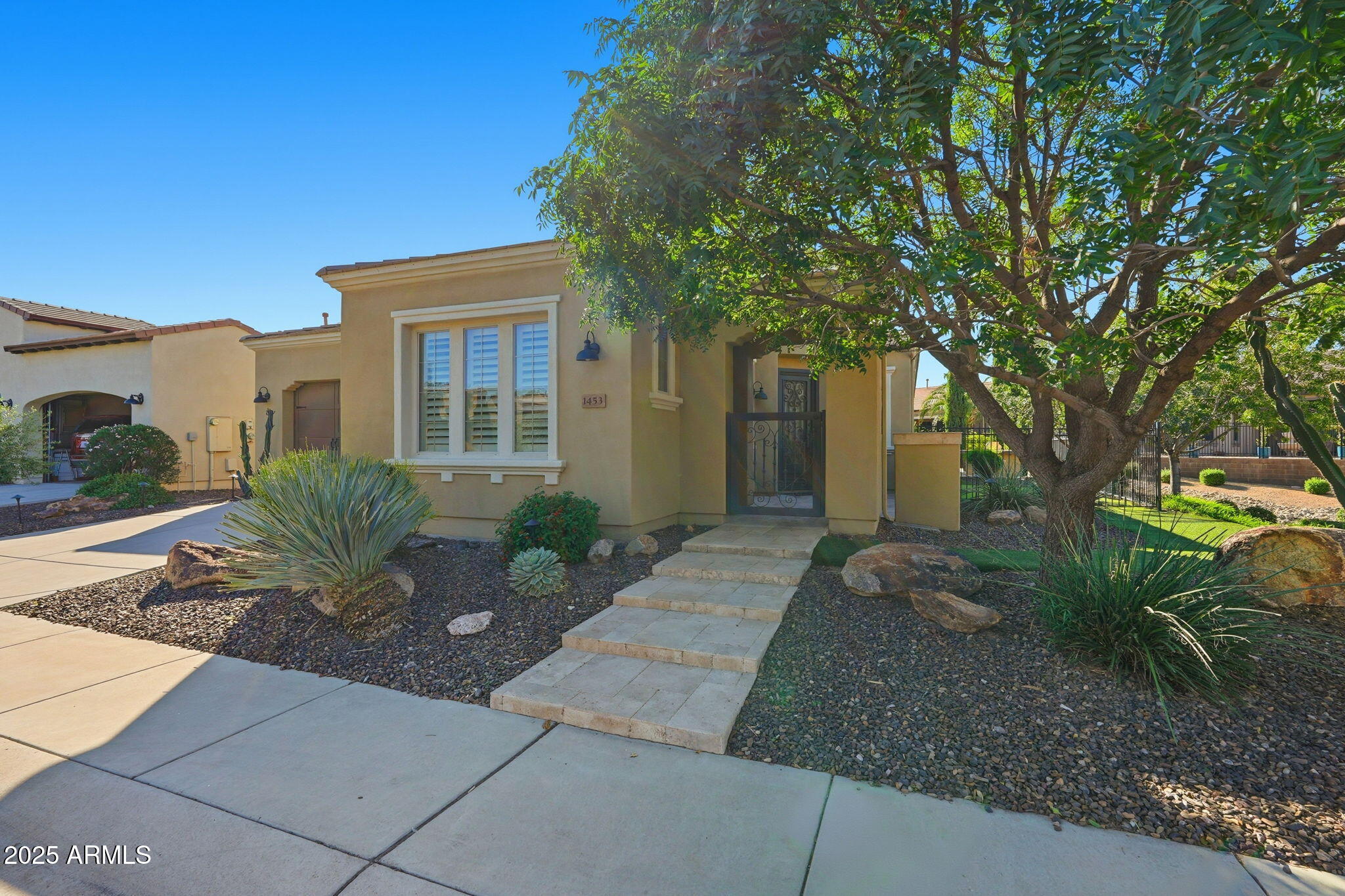 1453 E VESPER Trail
