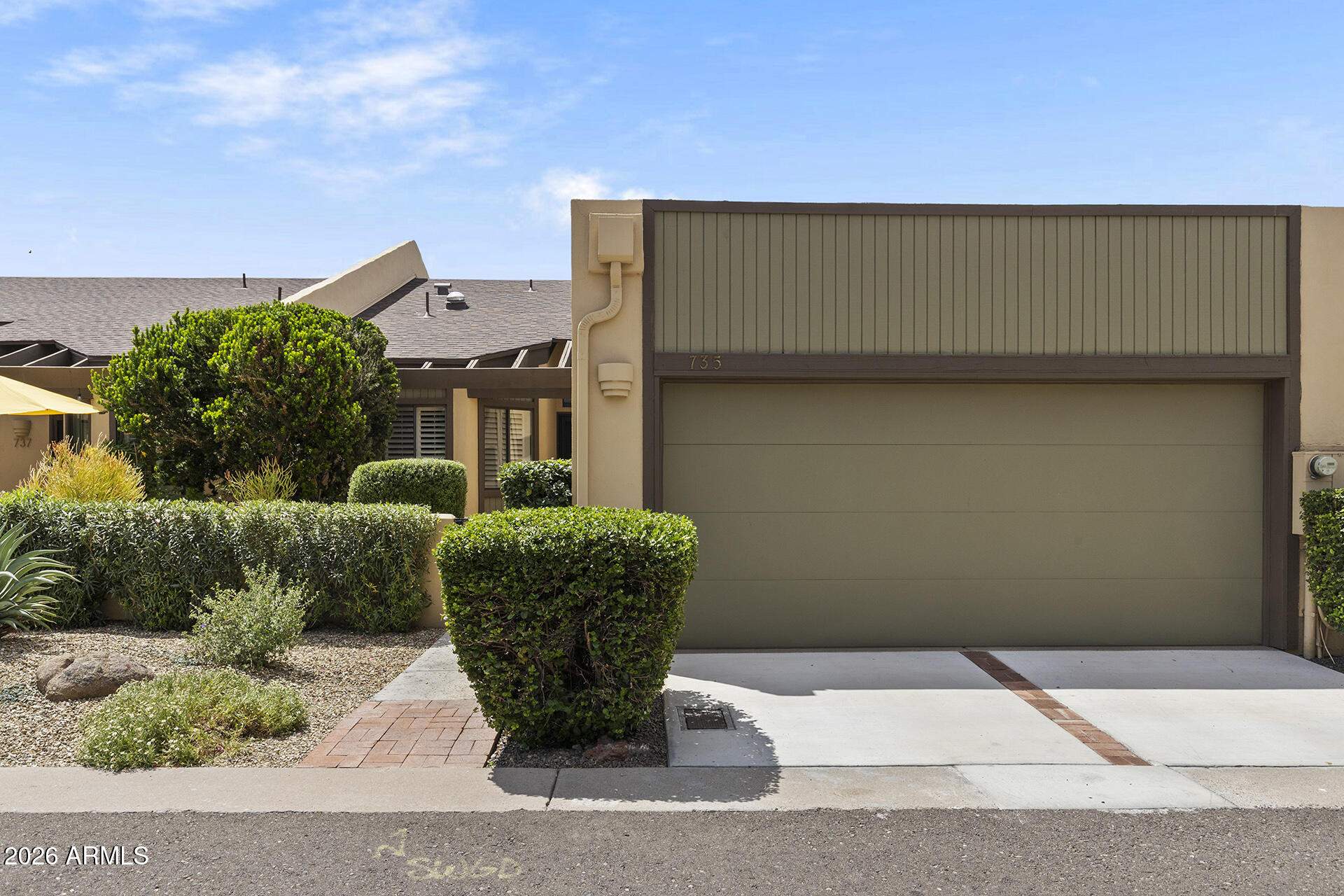 735 E GARDENIA Drive