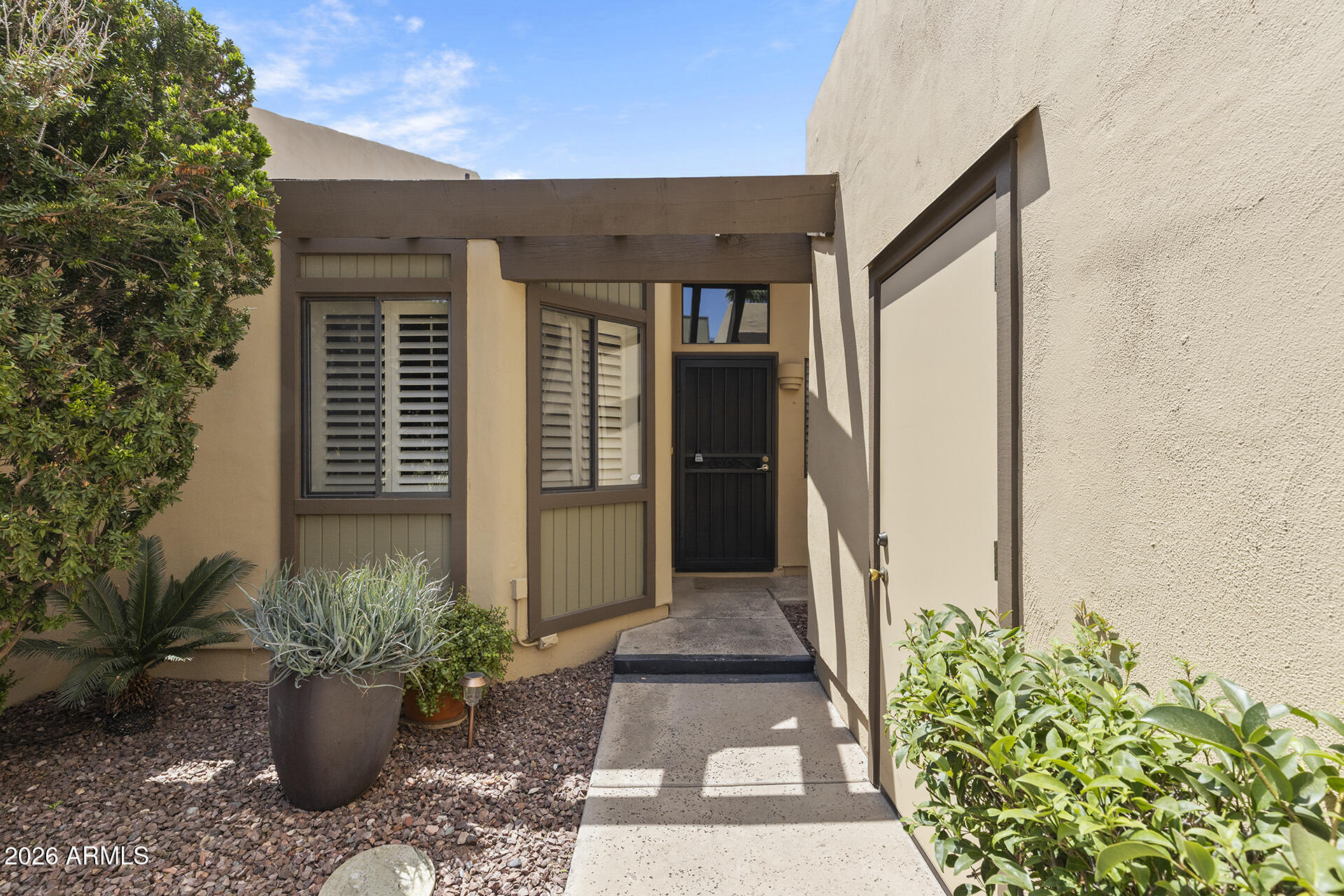 735 E GARDENIA Drive