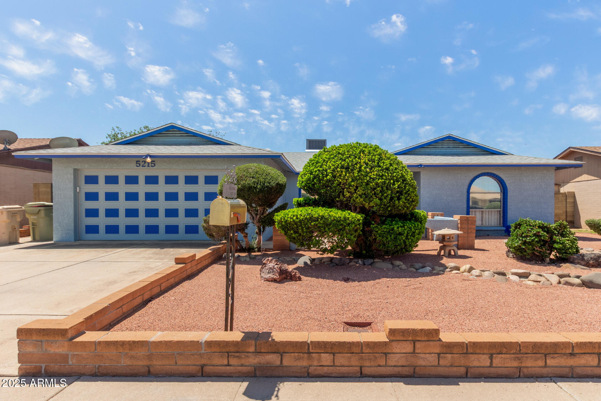 5215 W ONYX Avenue