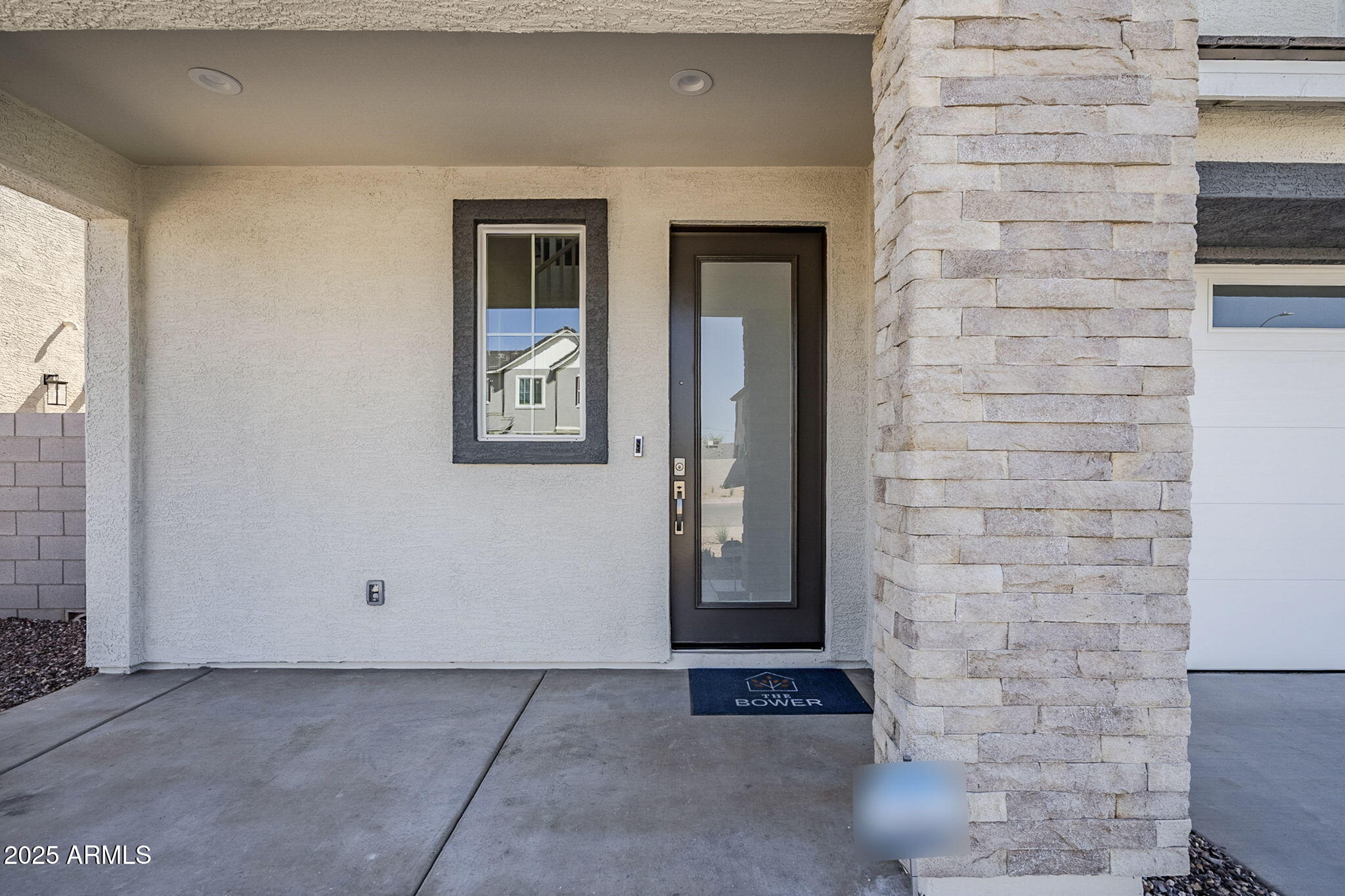 630 W LAREDO Street