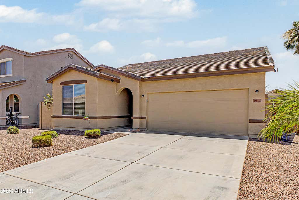 Photo of 1911 W Half Moon Circle, San Tan Valley, AZ 85144 (MLS # 7034499)