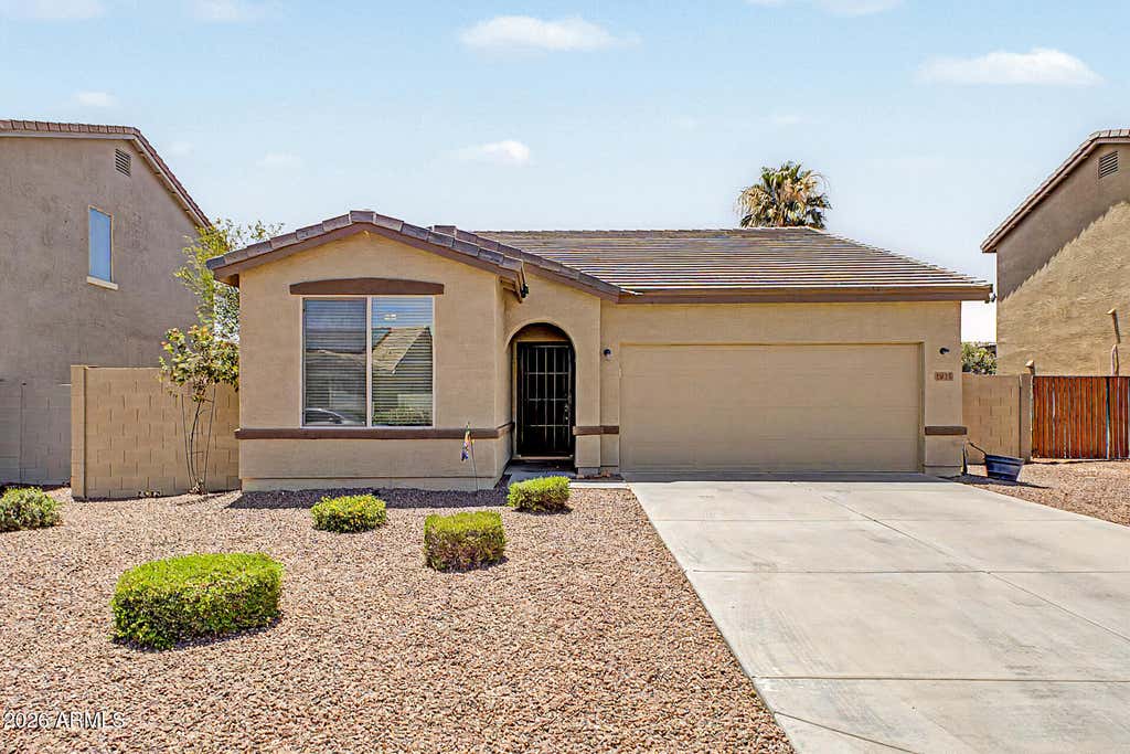 Photo of 1911 W Half Moon Circle, San Tan Valley, AZ 85144 (MLS # 7034499)