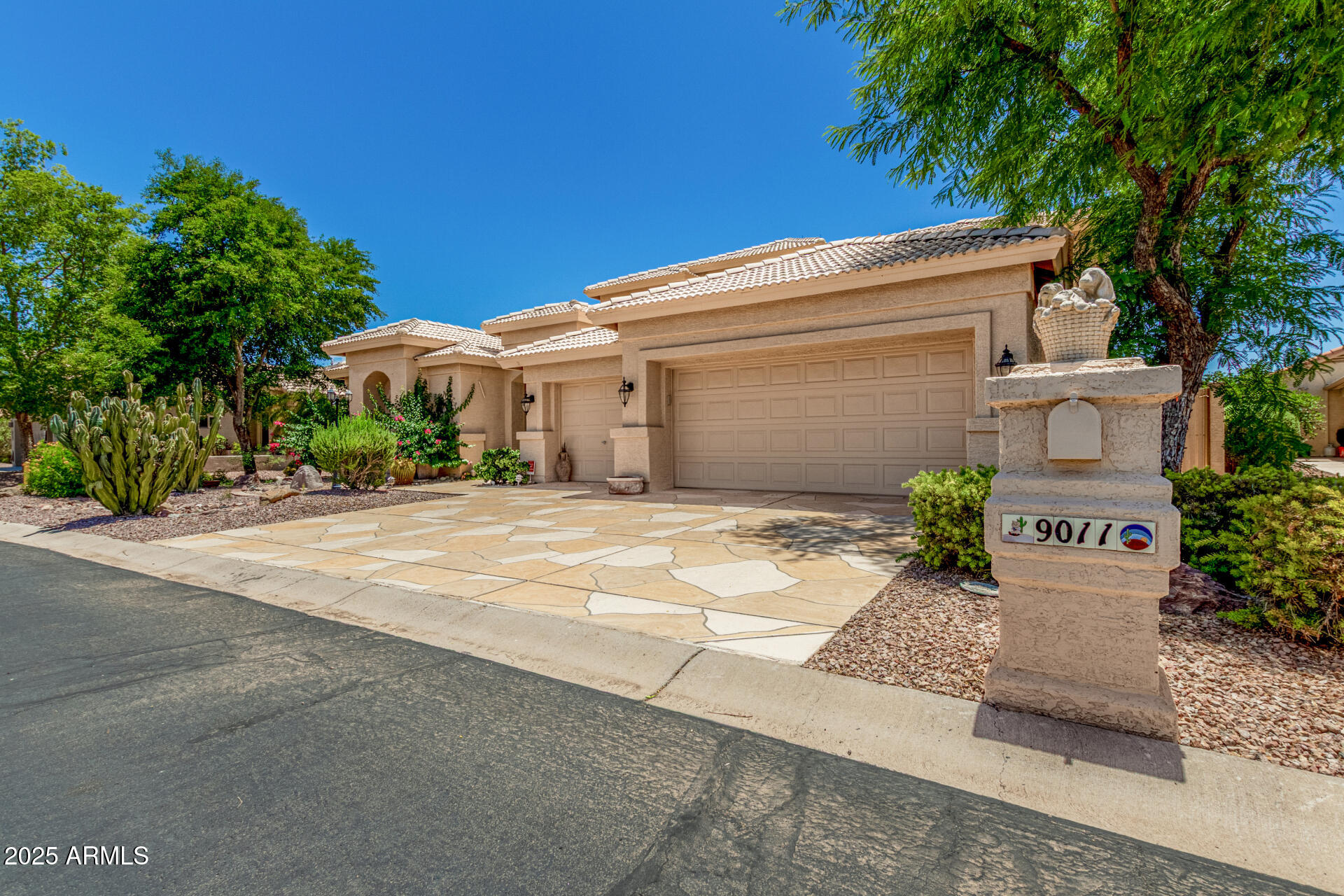 9011 E EMERALD Drive