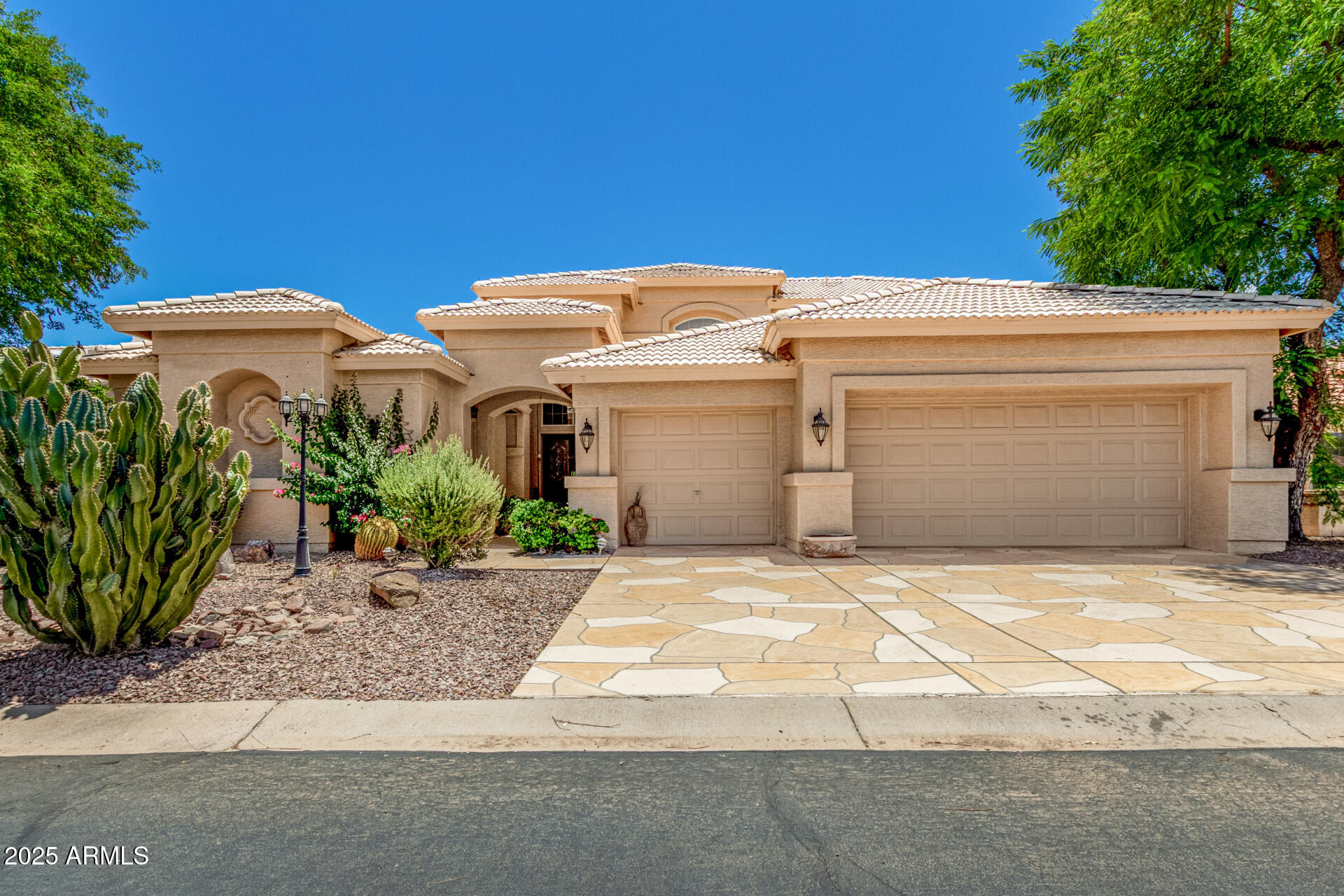 9011 E EMERALD Drive