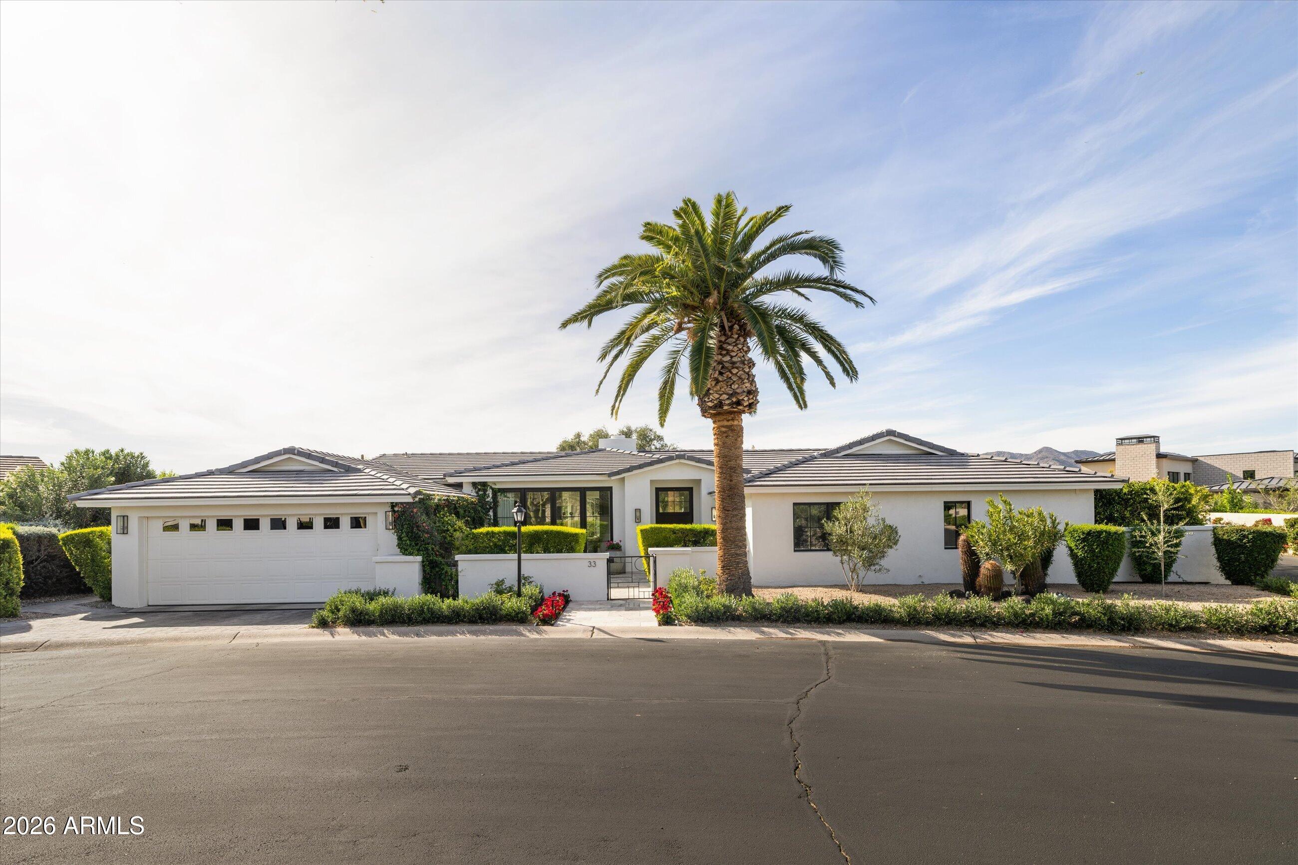 5635 E LINCOLN Drive 33