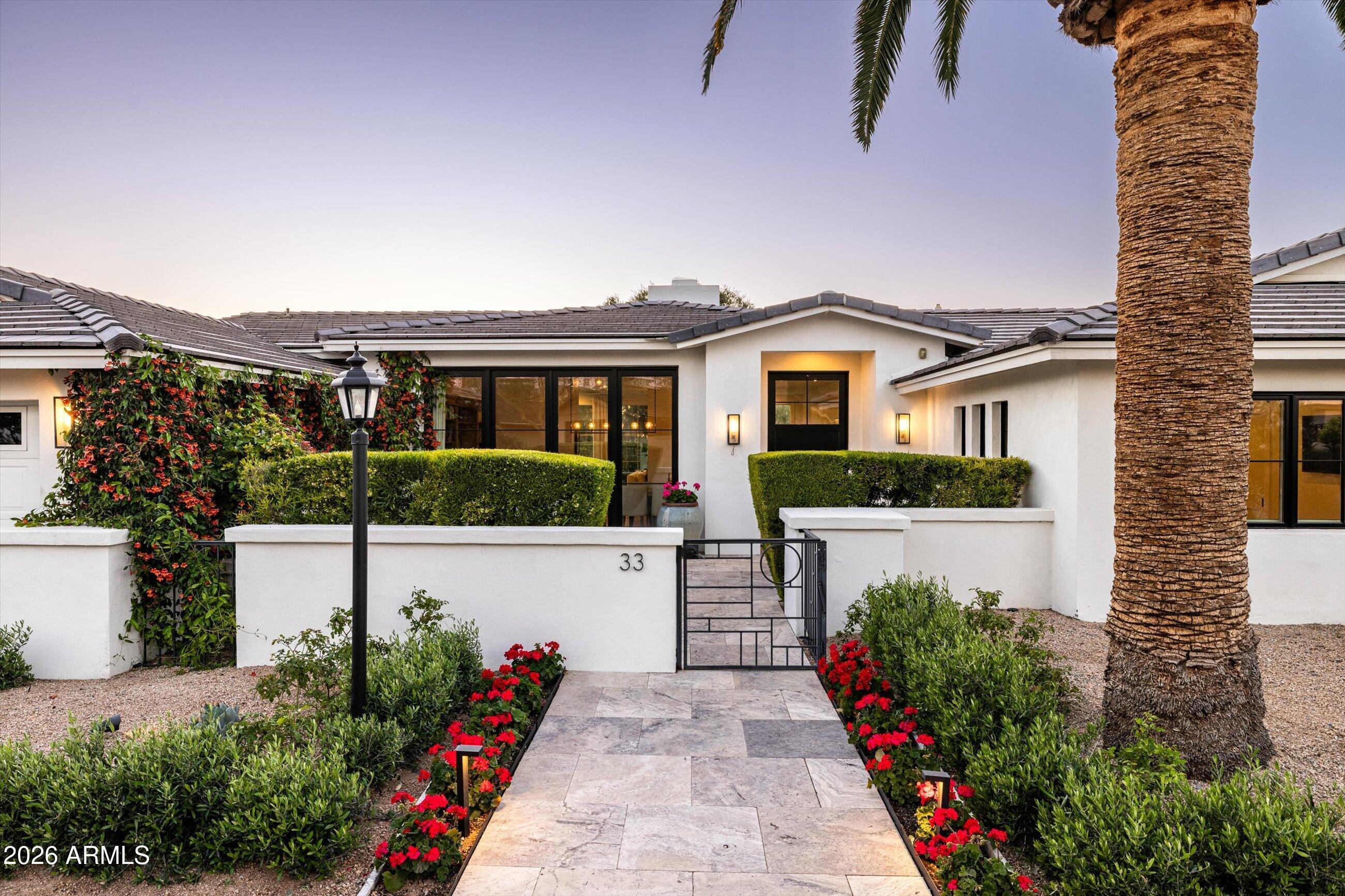 5635 E LINCOLN Drive 33