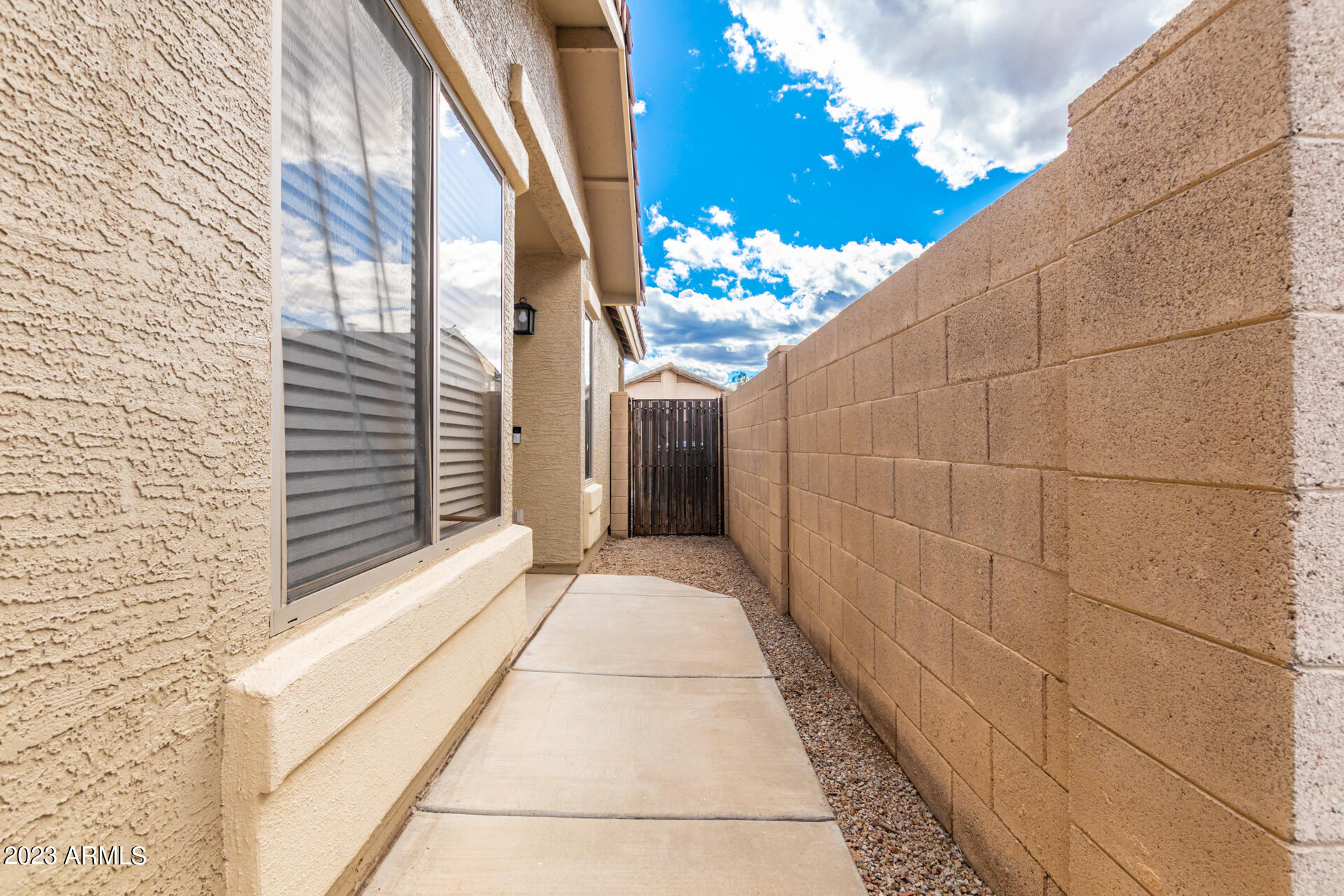 16621 W BELLEVIEW Street W