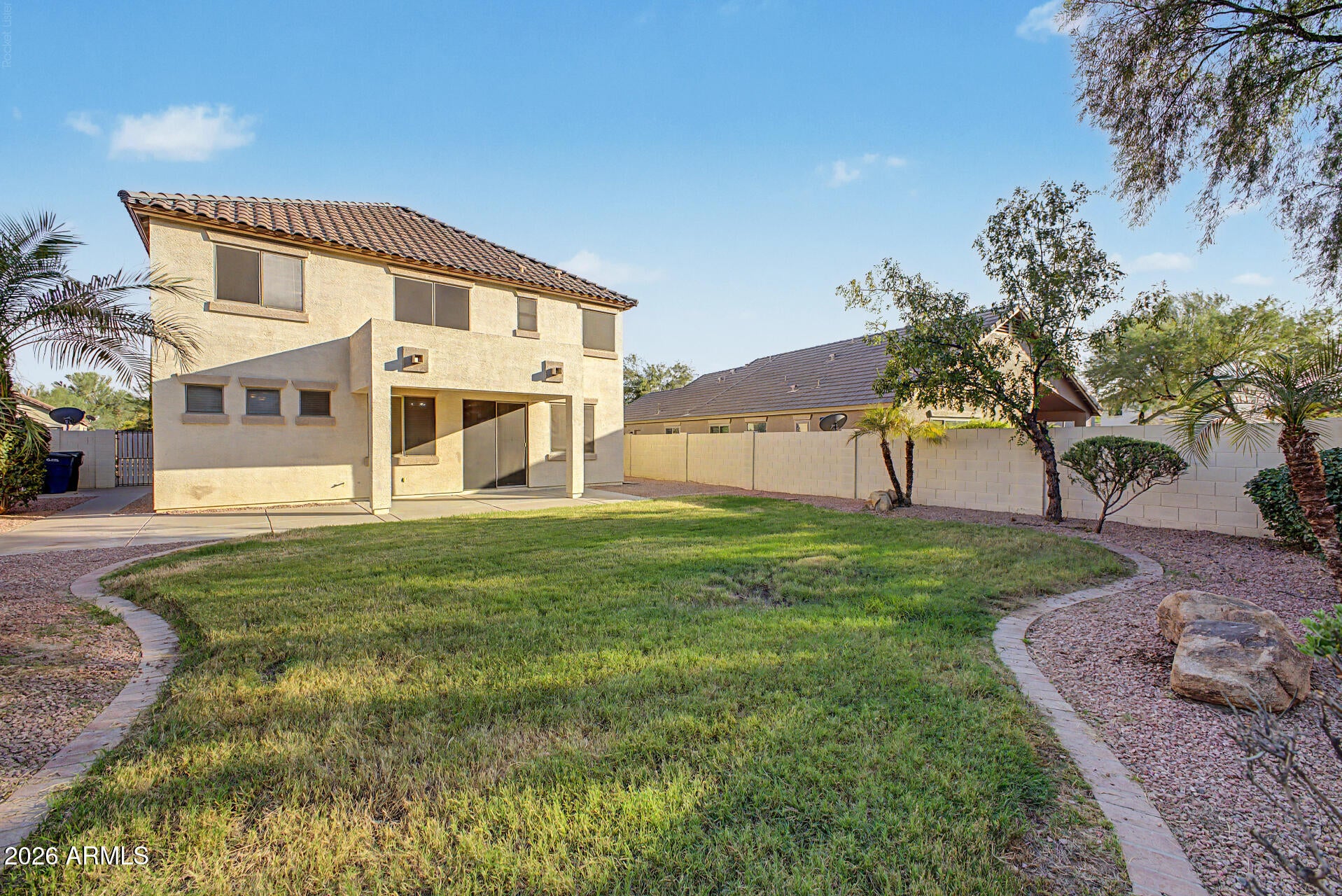 4086 E RUSTLER Way