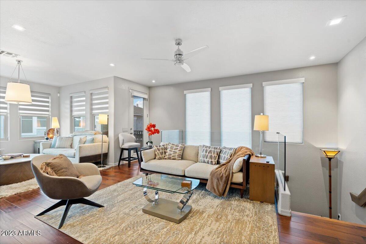 15221 N CLUBGATE Drive 2062