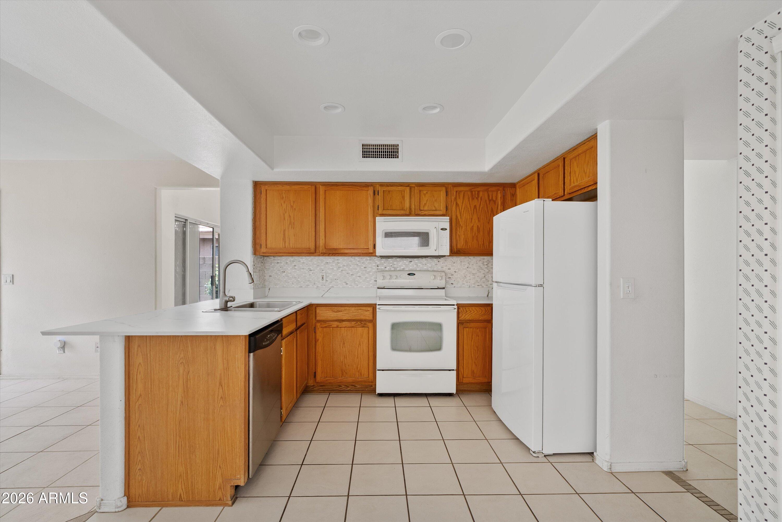 4015 E ANDERSON Drive