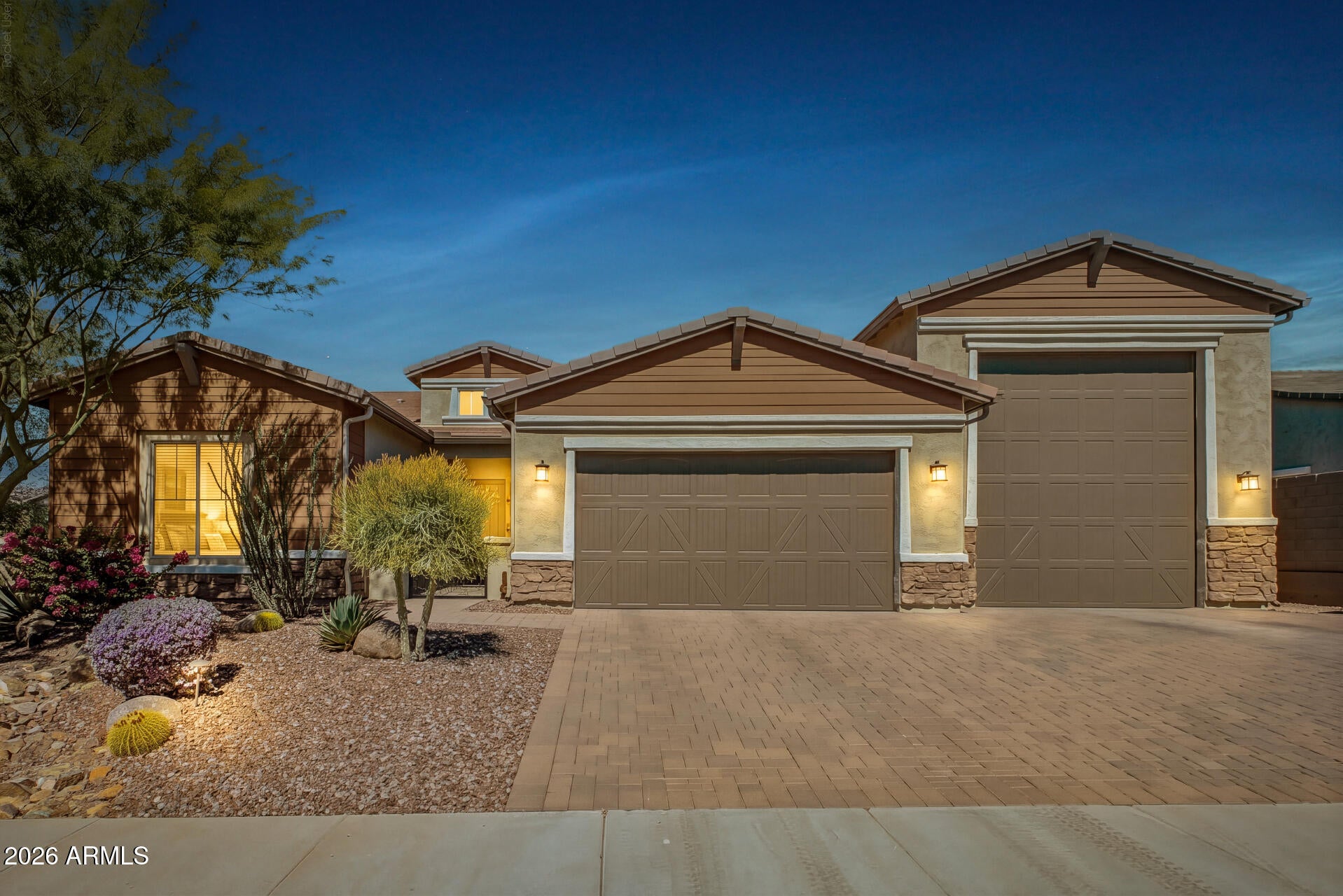 4052 E VIA CABALLO BLANCO --