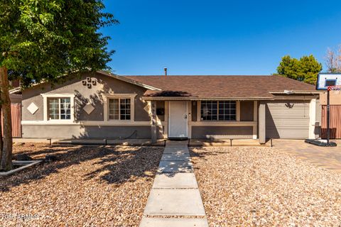 Photo of 6224 W Berkeley Road, Phoenix, AZ 85035 (MLS # 6930753)