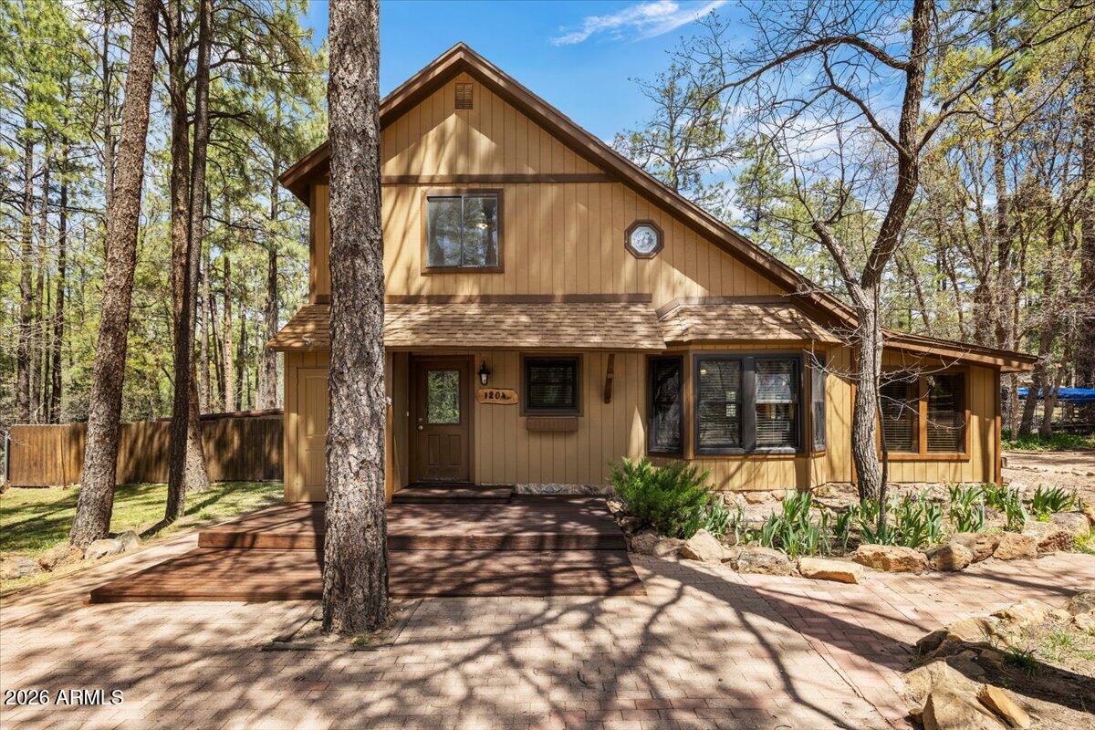 1204 FLORES Drive