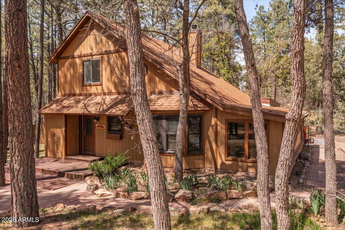 1204 FLORES Drive