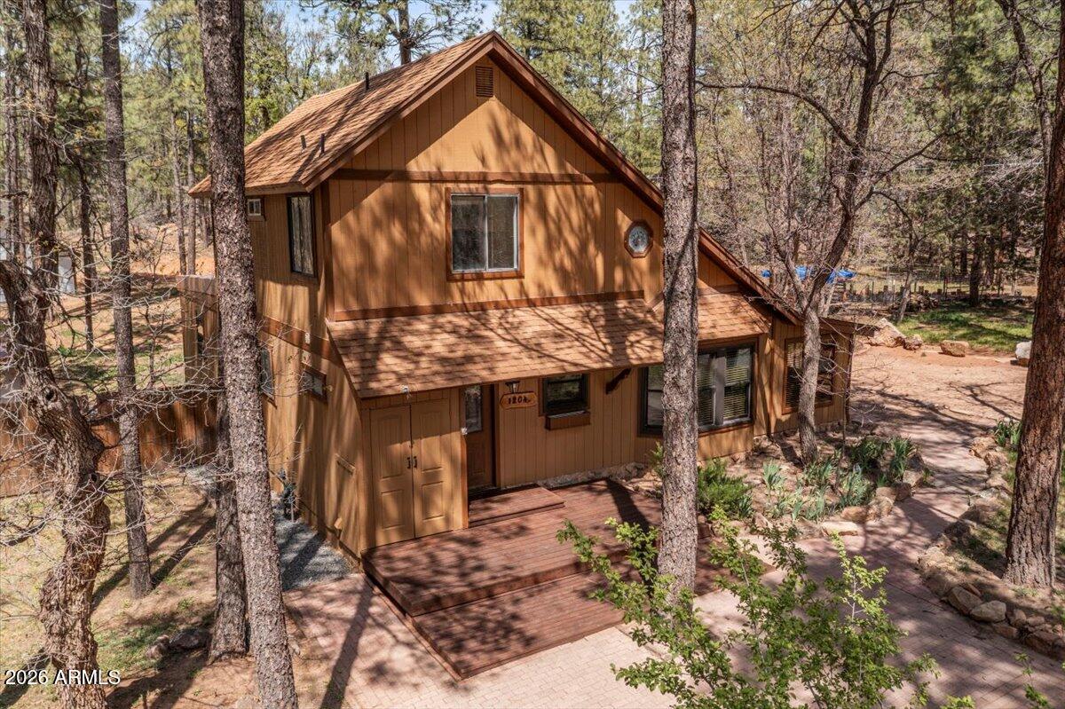 1204 FLORES Drive