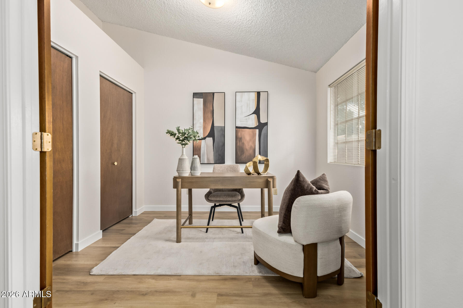 625 S WESTWOOD -- 115