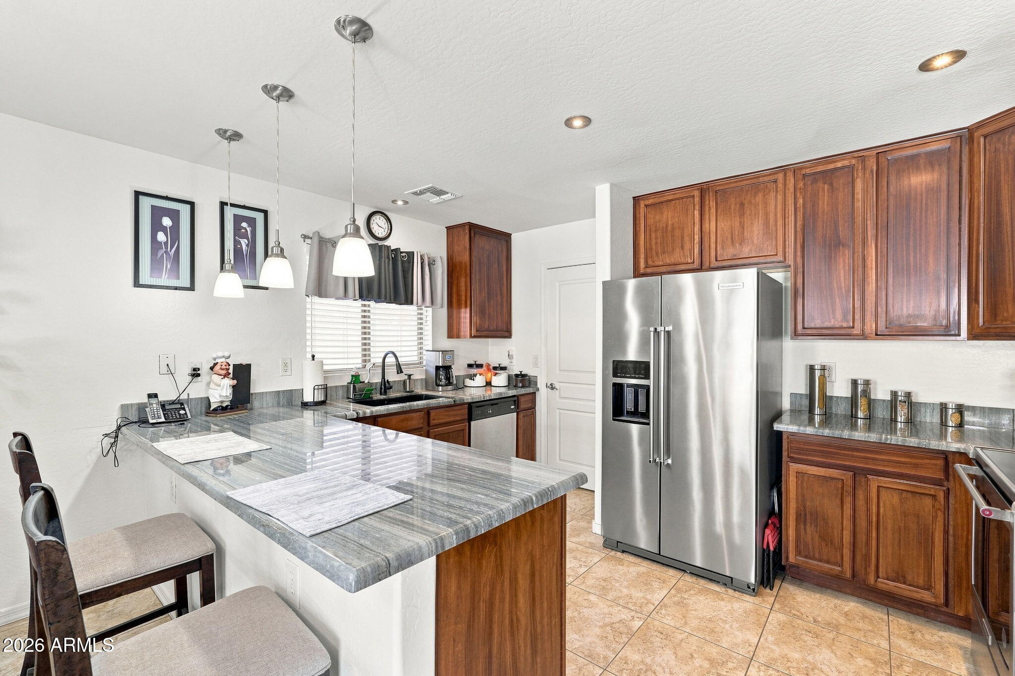 824 E WOLF HOLLOW Drive