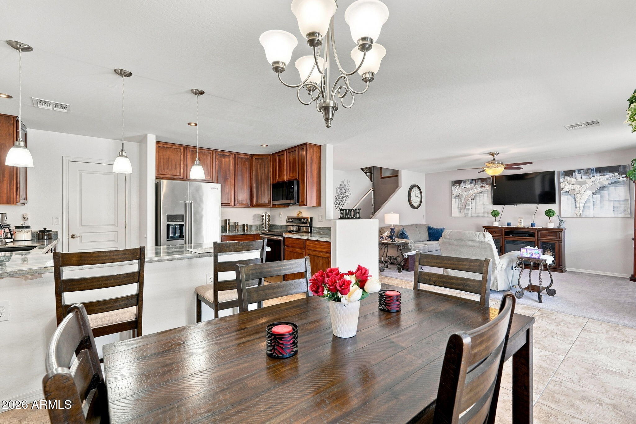 824 E WOLF HOLLOW Drive